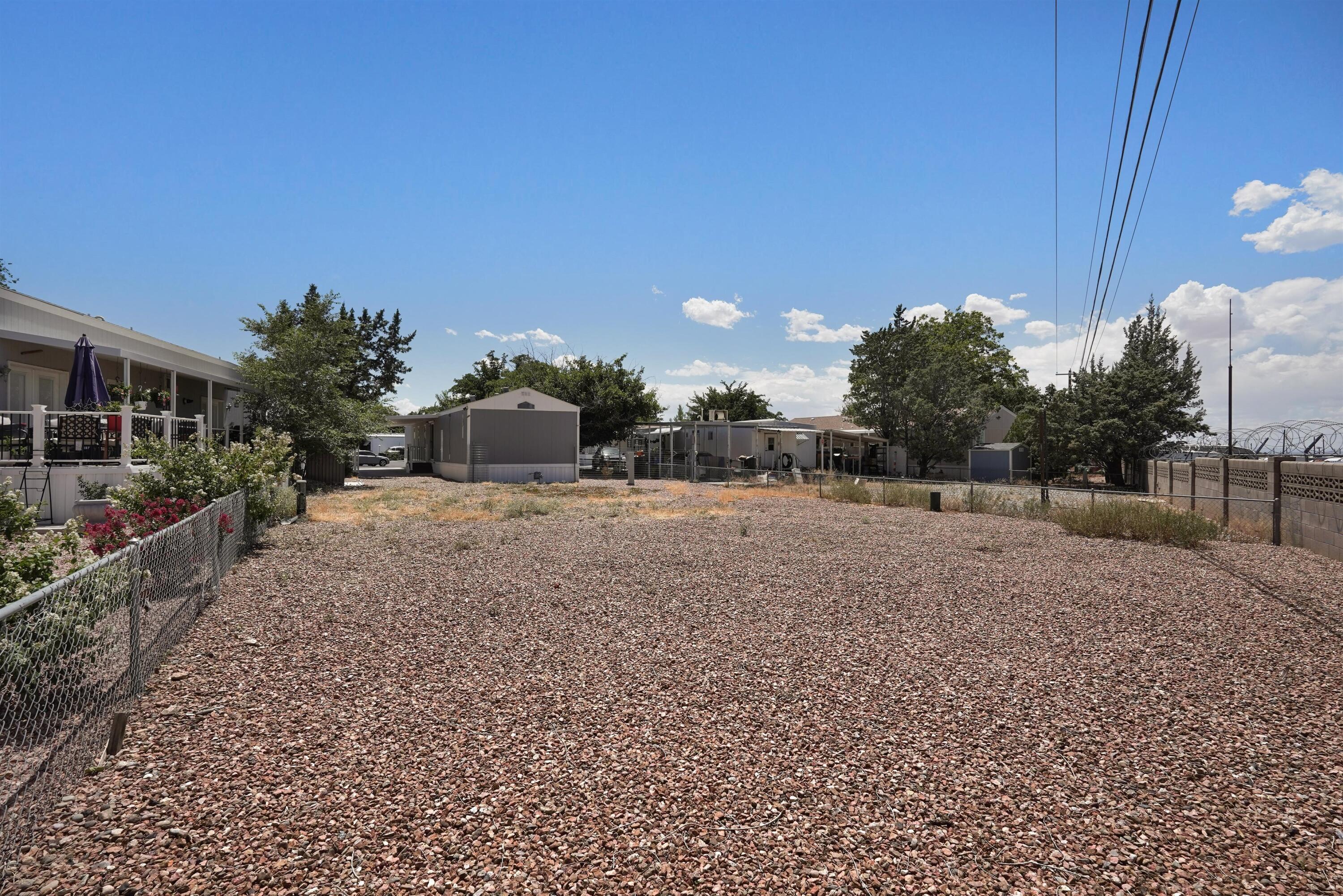 Photo 4 — 312 Coyote Lane SE