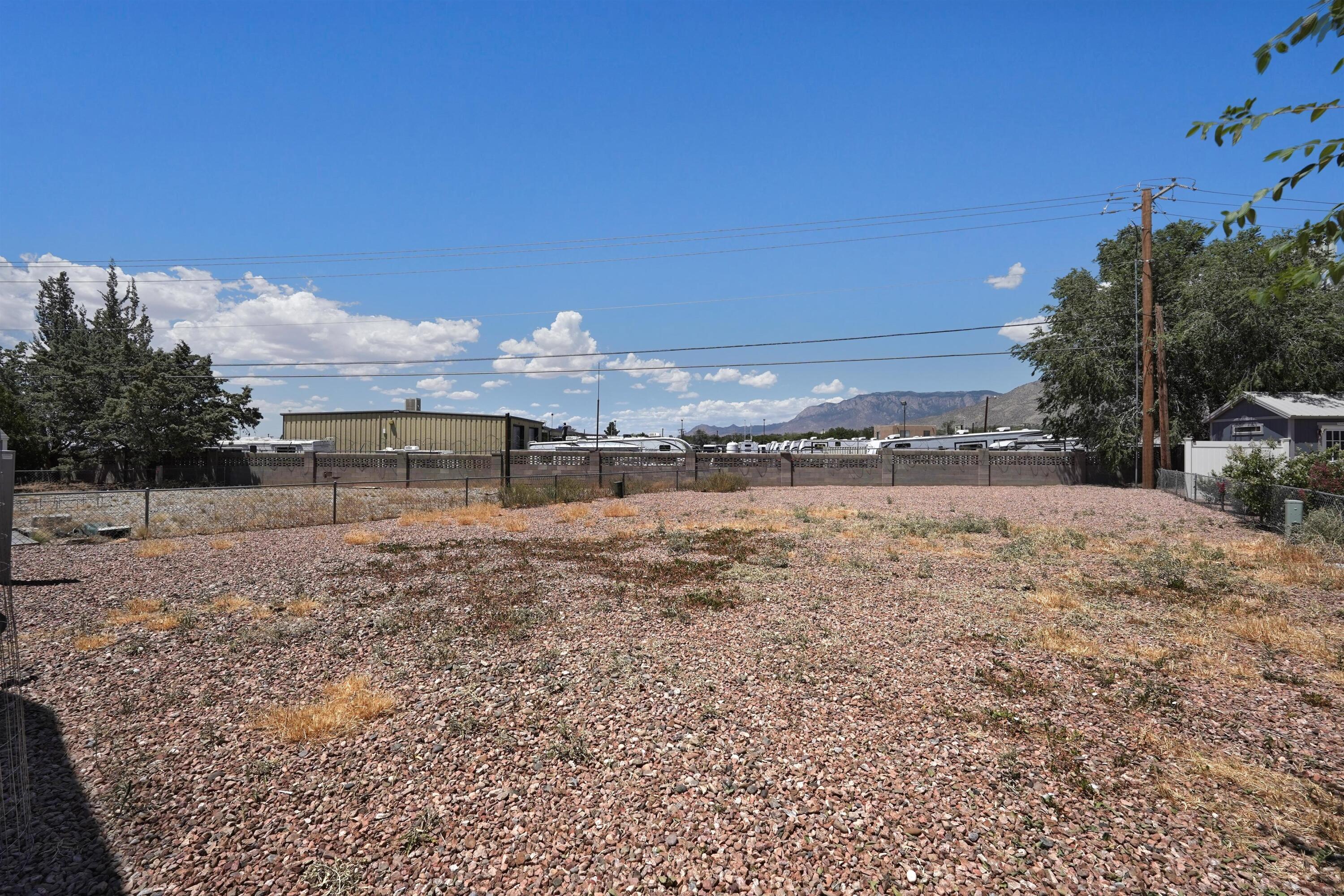 Photo 6 — 312 Coyote Lane SE