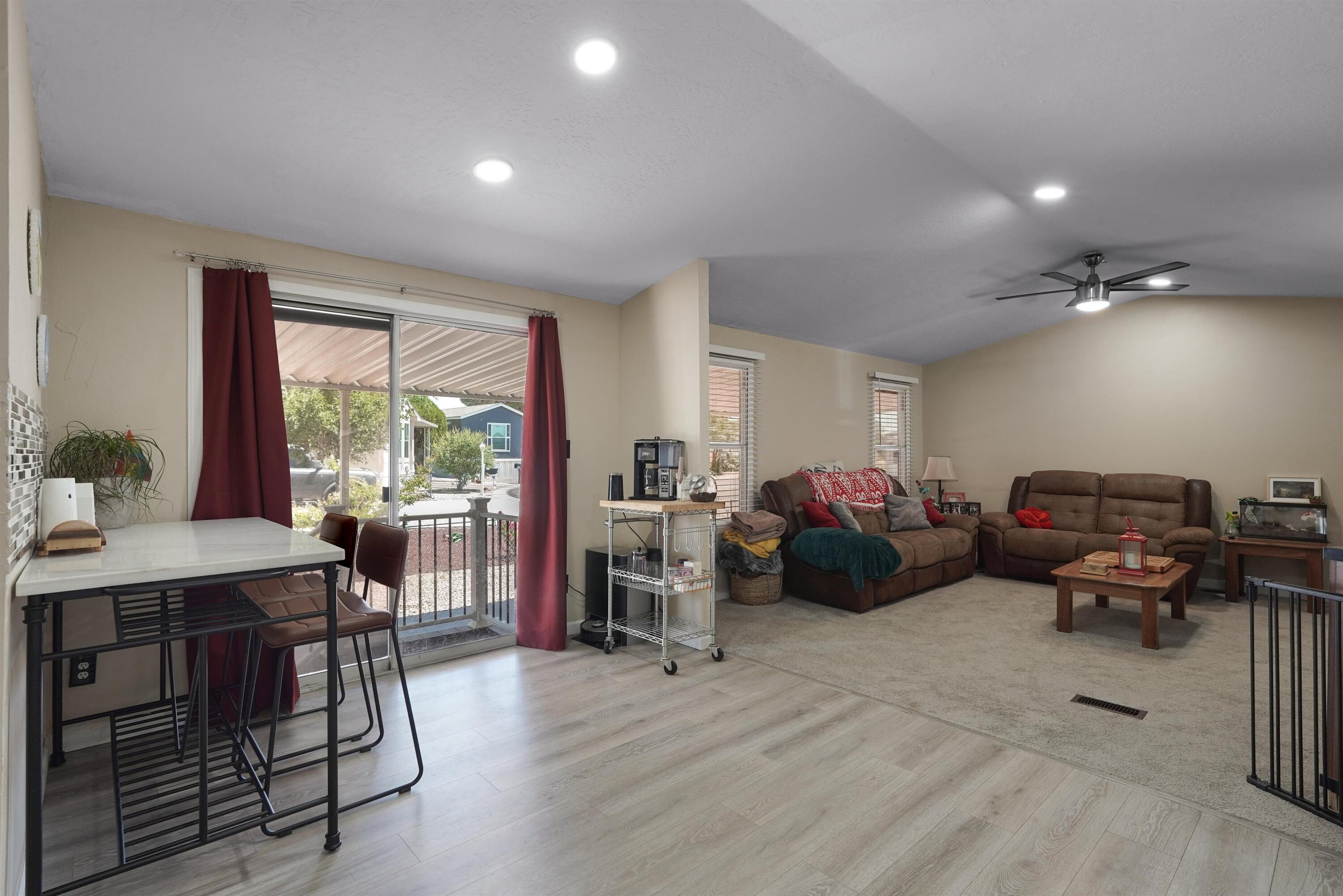 Photo 16 — 312 Coyote Lane SE