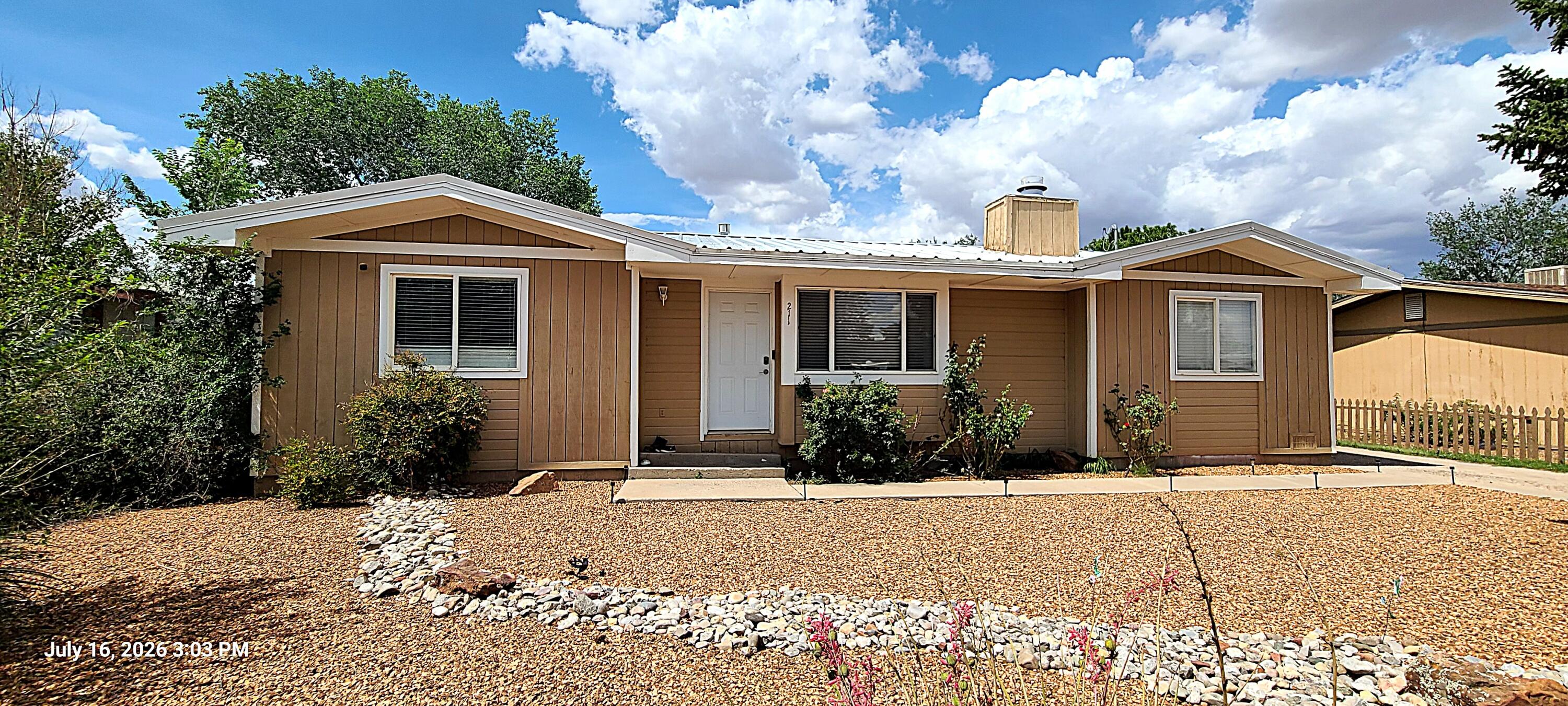 211 Roosevelt Avenue, Moriarty, NM 87035