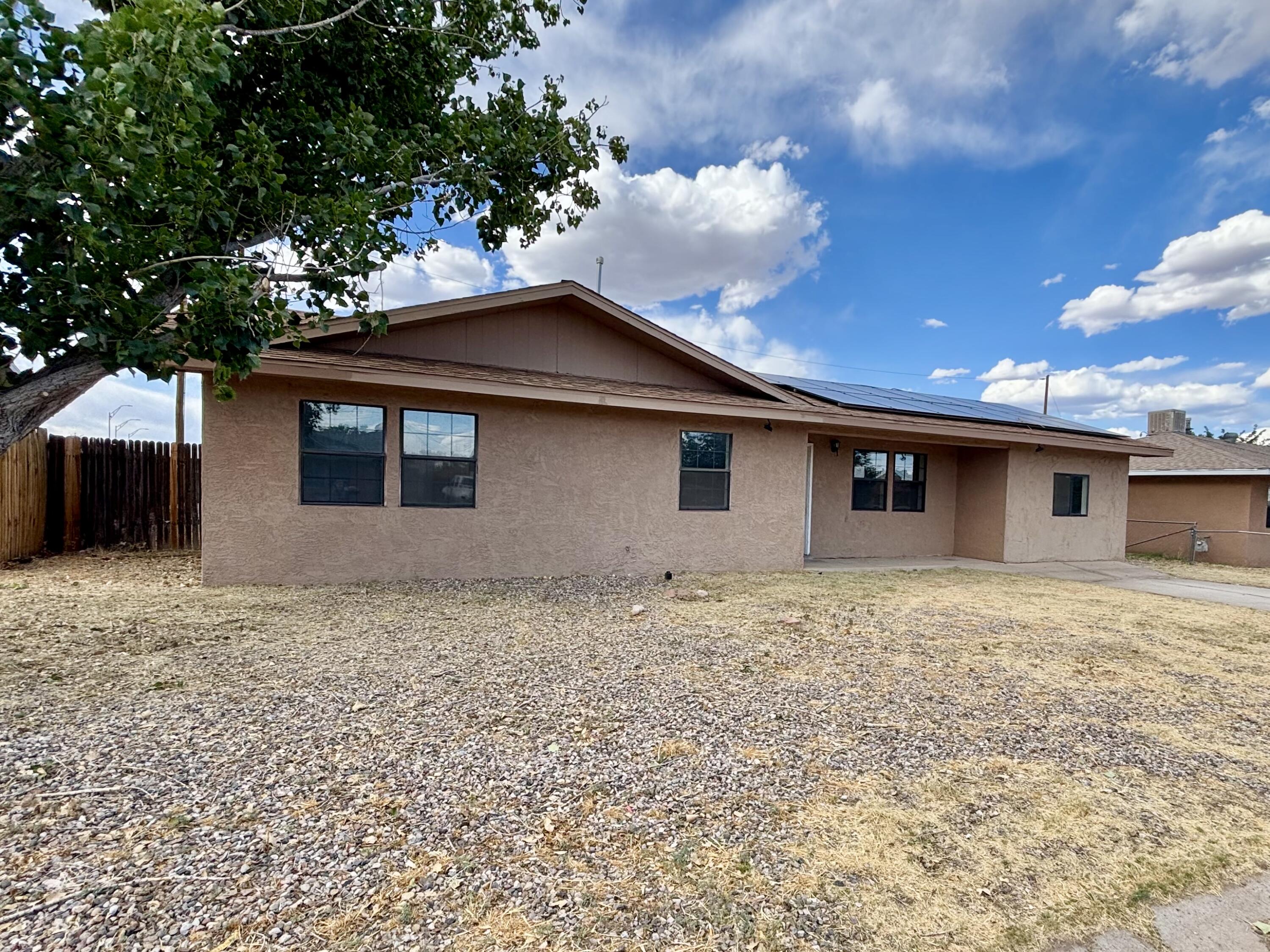 816 La Luz Drive, Belen, NM 87002