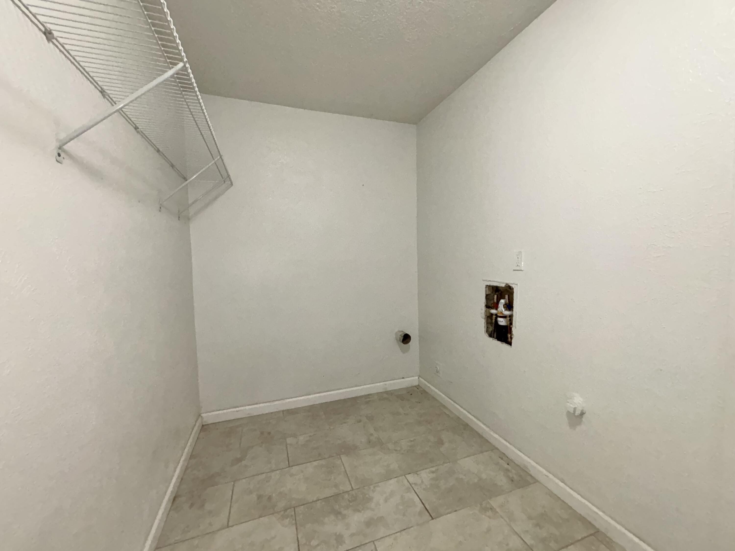 Photo 4 — 816 La Luz Drive