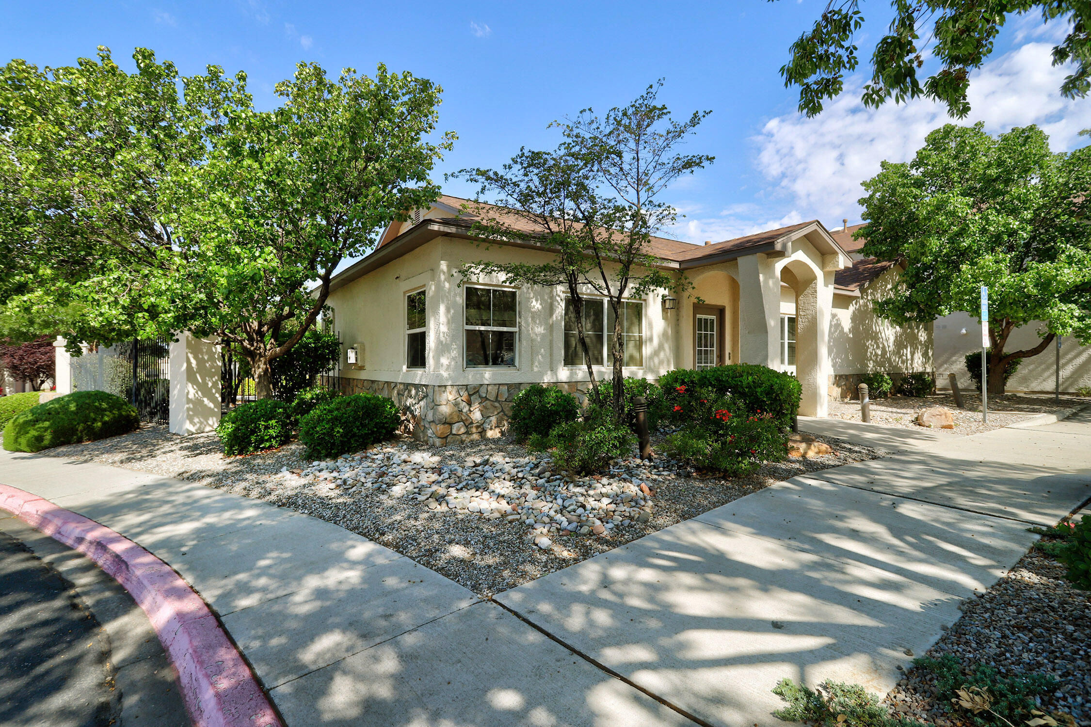 Photo 18 — 6501 San Antonio Drive NE UNIT 2001