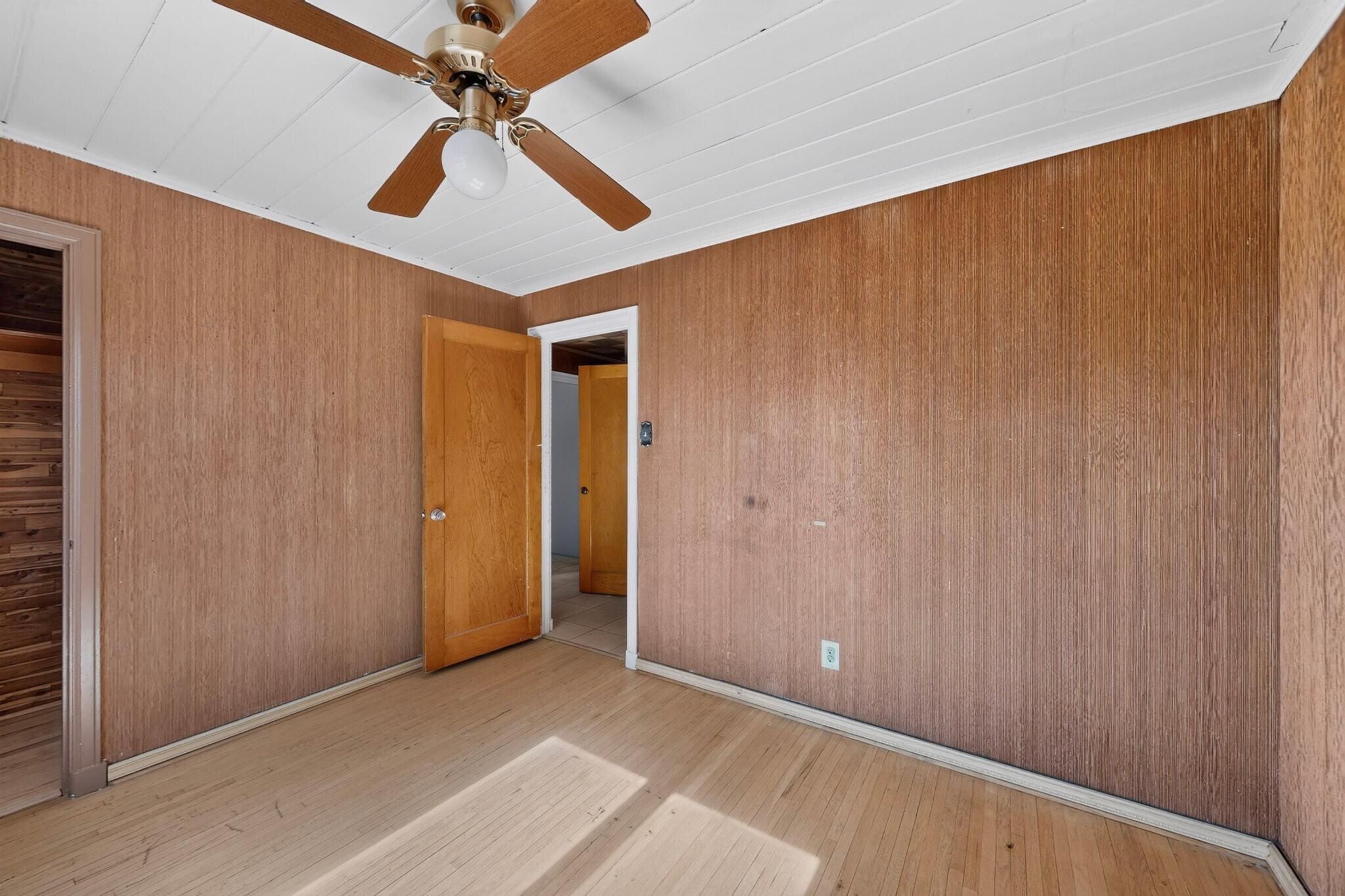 Photo 15 — 415 Vassar Drive SE
