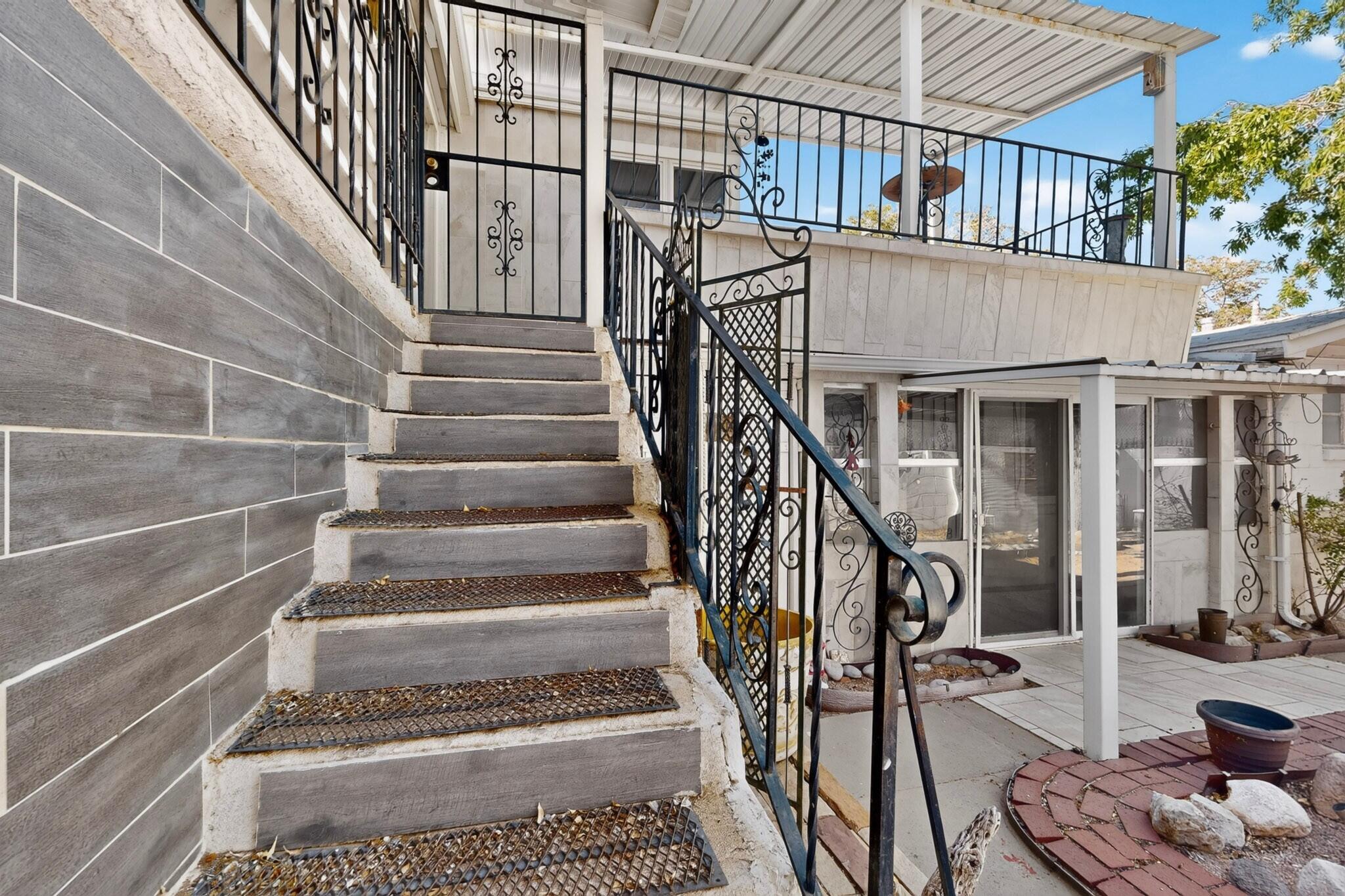 Photo 9 — 415 Vassar Drive SE