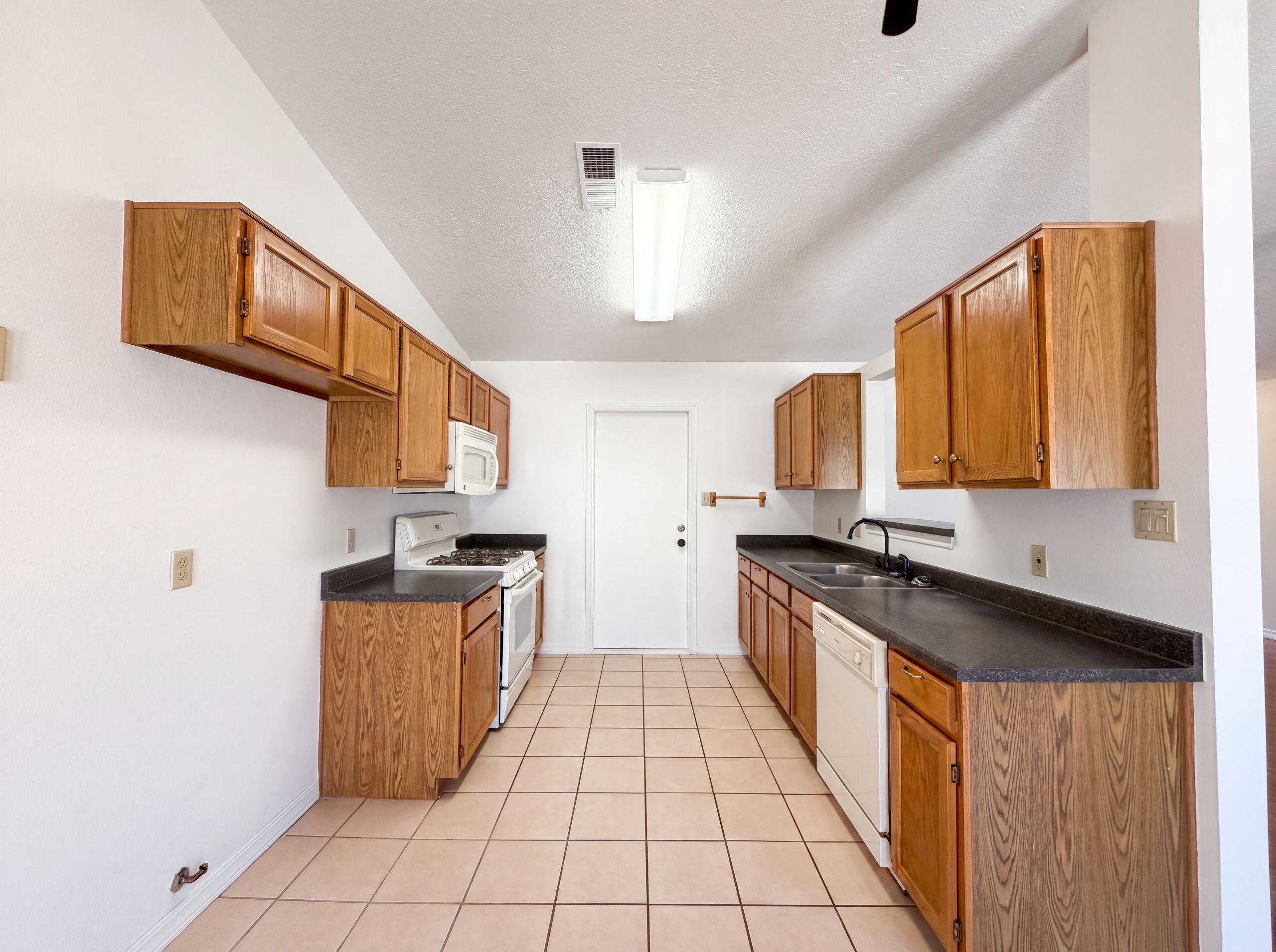 Photo 19 — 4417 Spanish Broom Court NW
