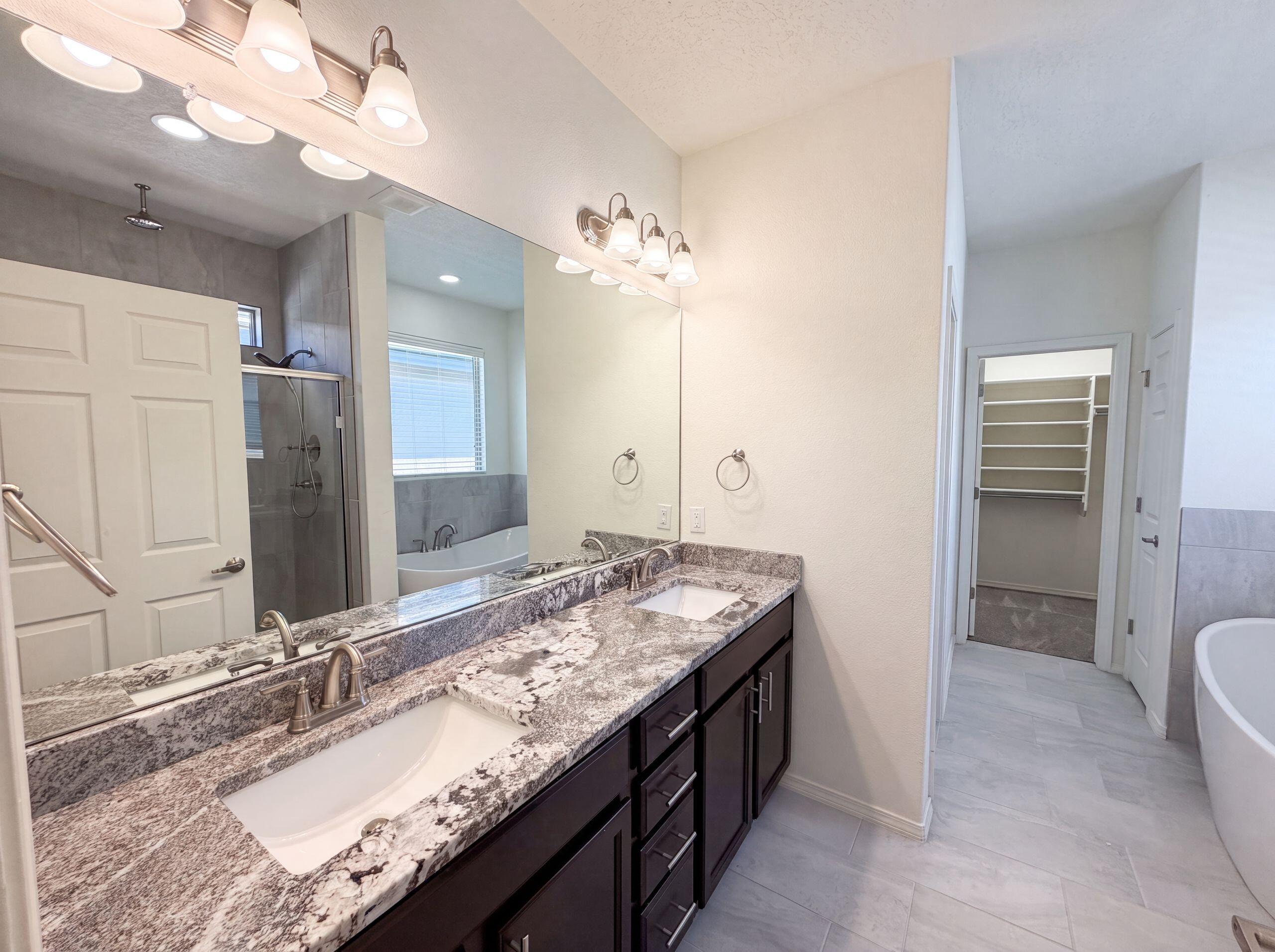Photo 4 — 2032 Lobo Trot Court SE