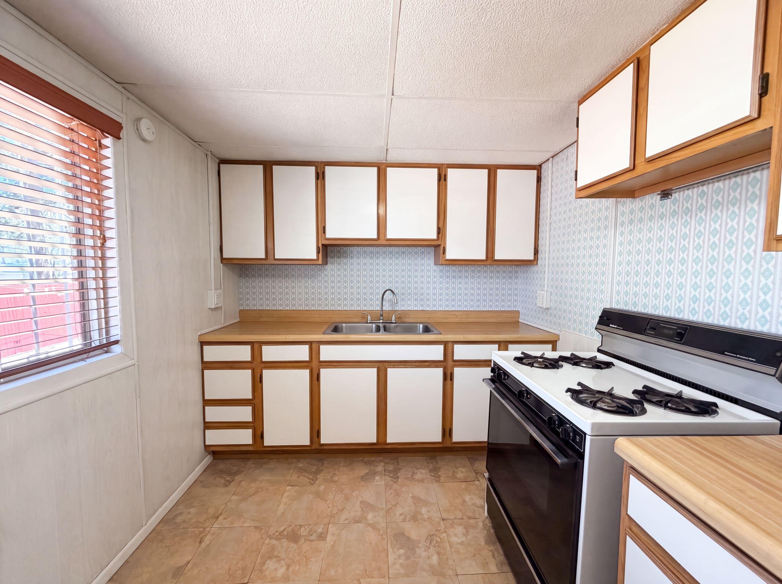 Photo 2 — 1758 39th Street