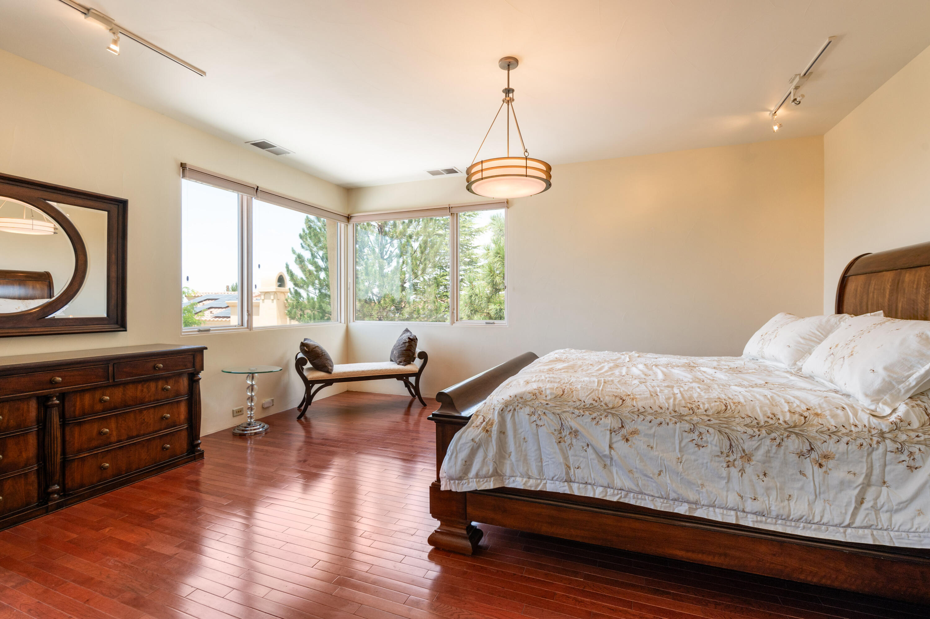 Photo 11 — 8808 Primrose Court NE