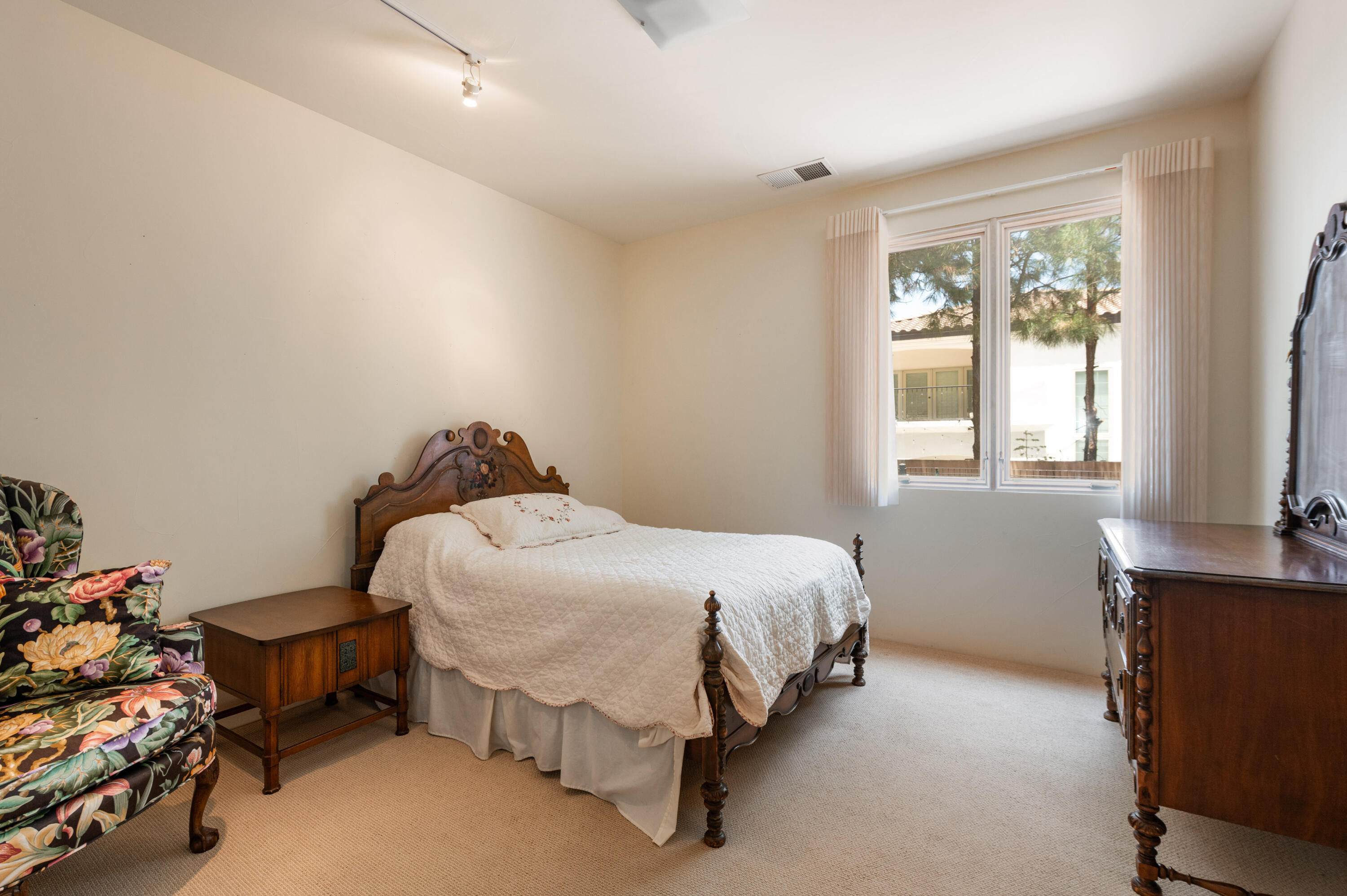Photo 2 — 8808 Primrose Court NE