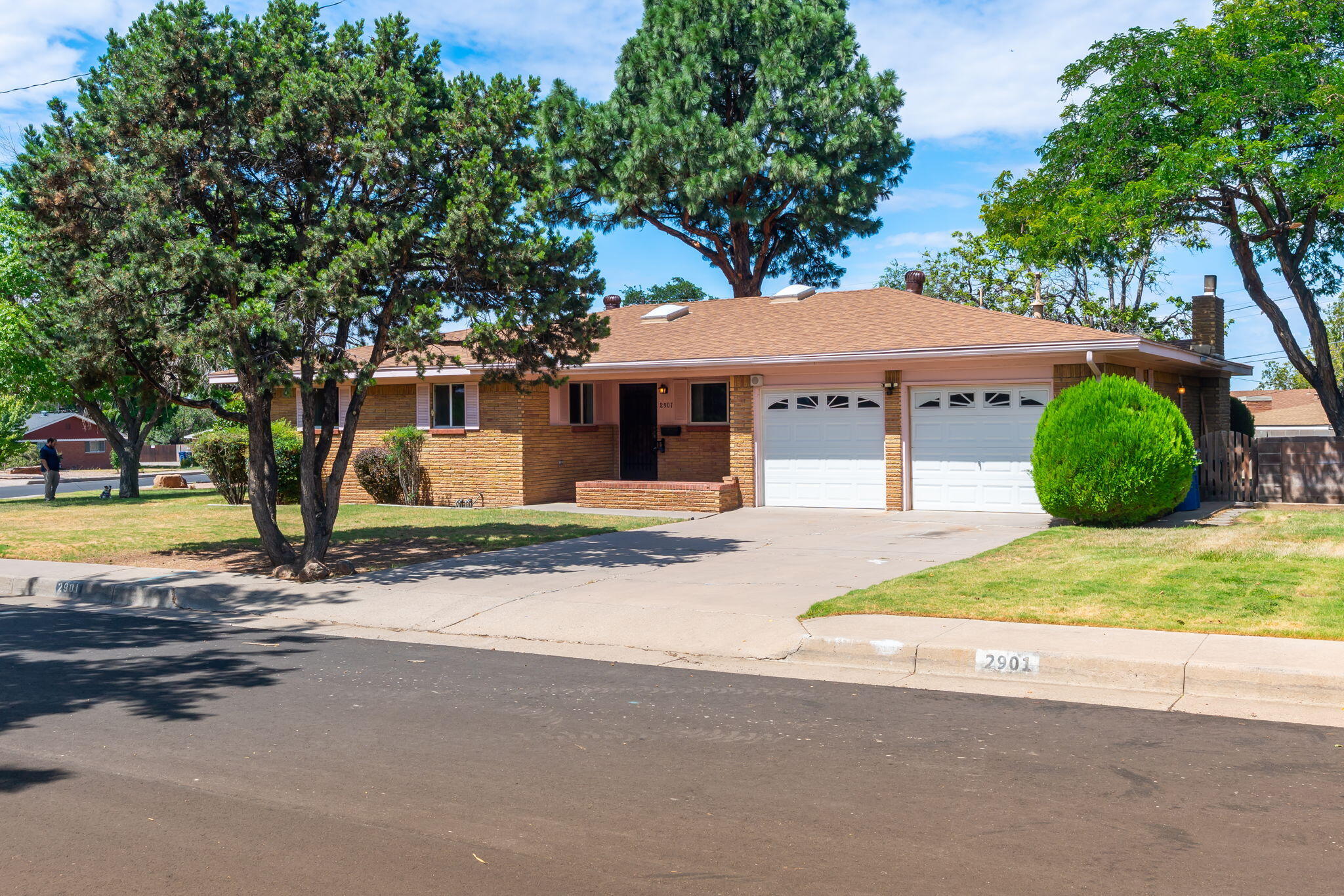 2901 Avenida Nevada NE
