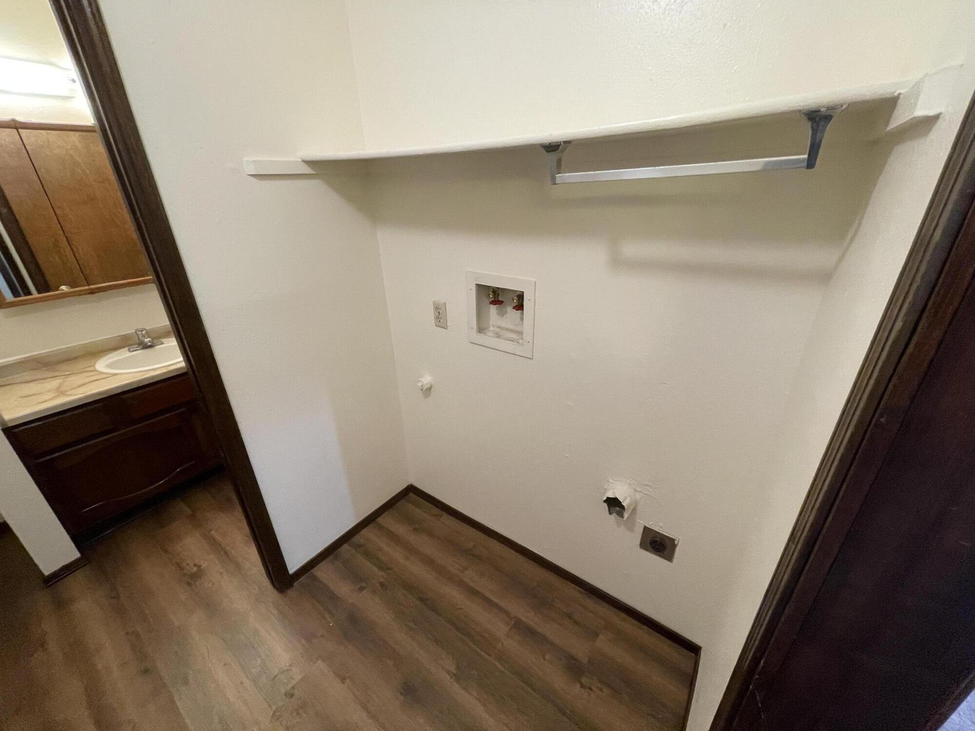 Photo 10 — 11320 Prospect Avenue NE D