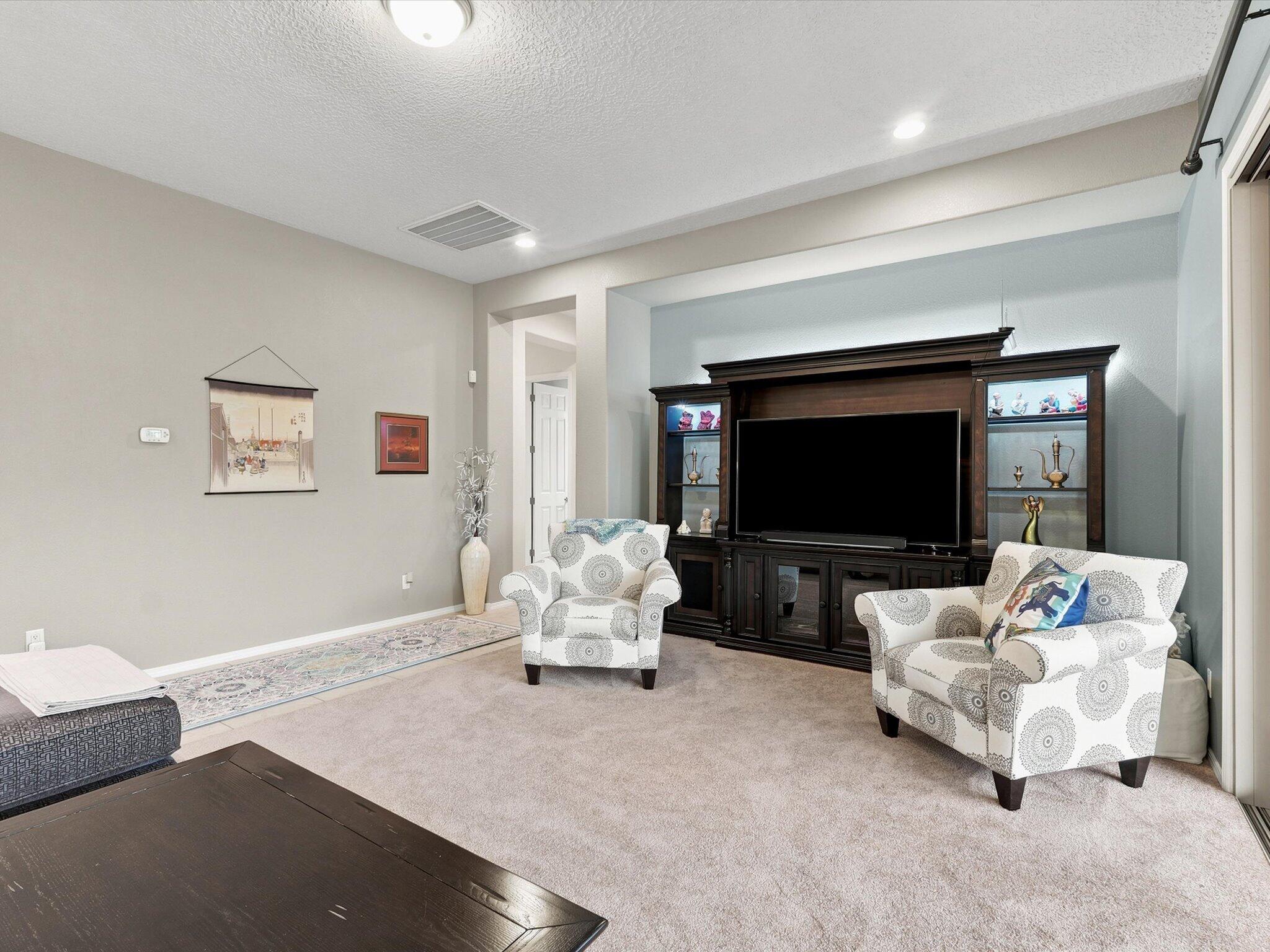 Photo 10 — 40 Vista Hermosa Place NE