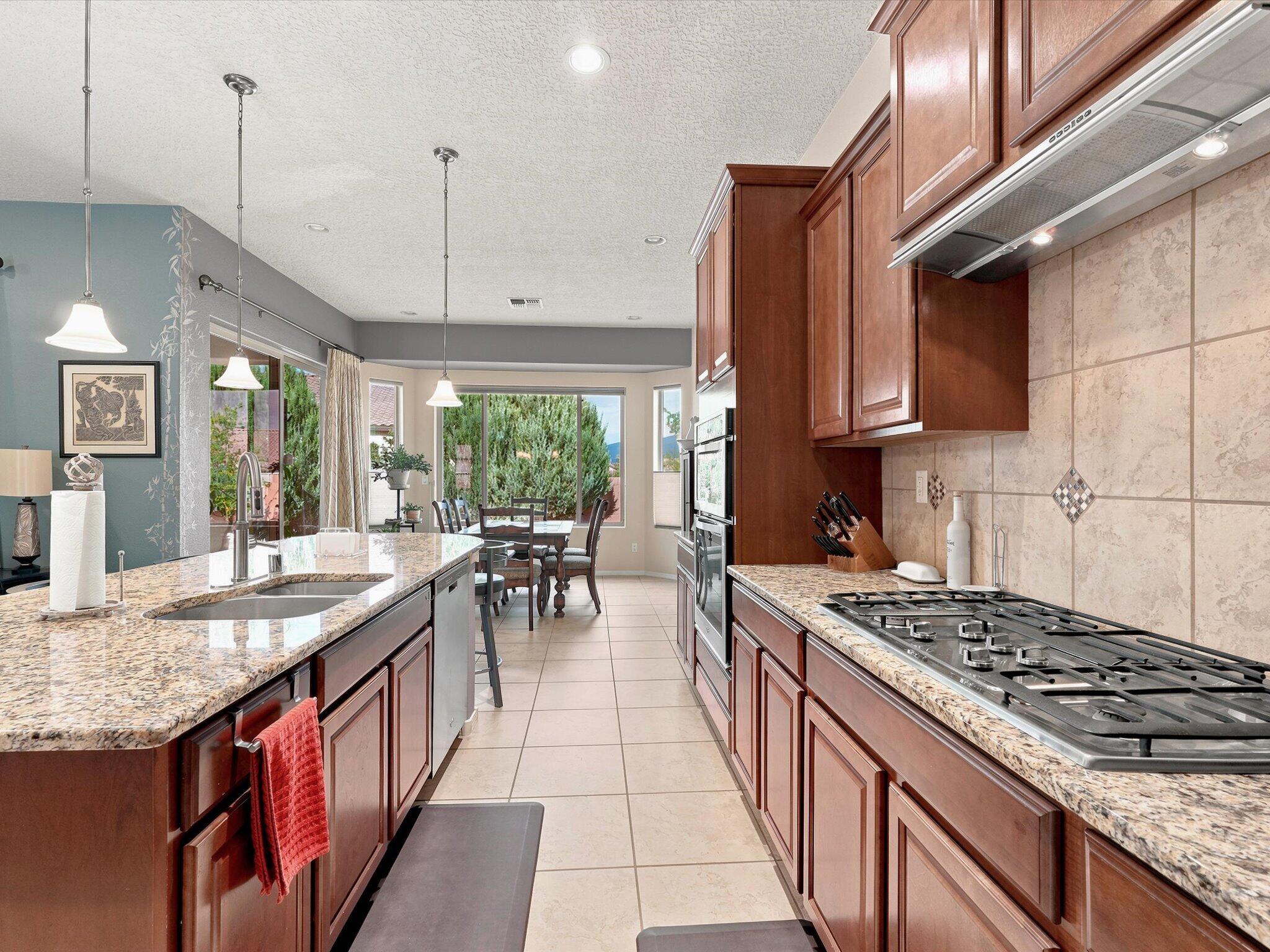 Photo 17 — 40 Vista Hermosa Place NE