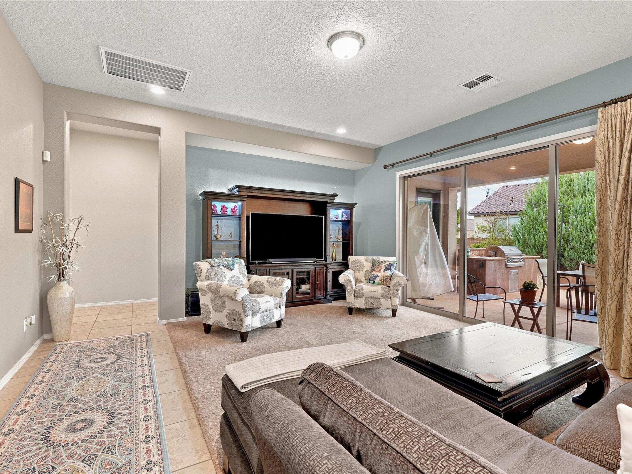 Photo 9 — 40 Vista Hermosa Place NE