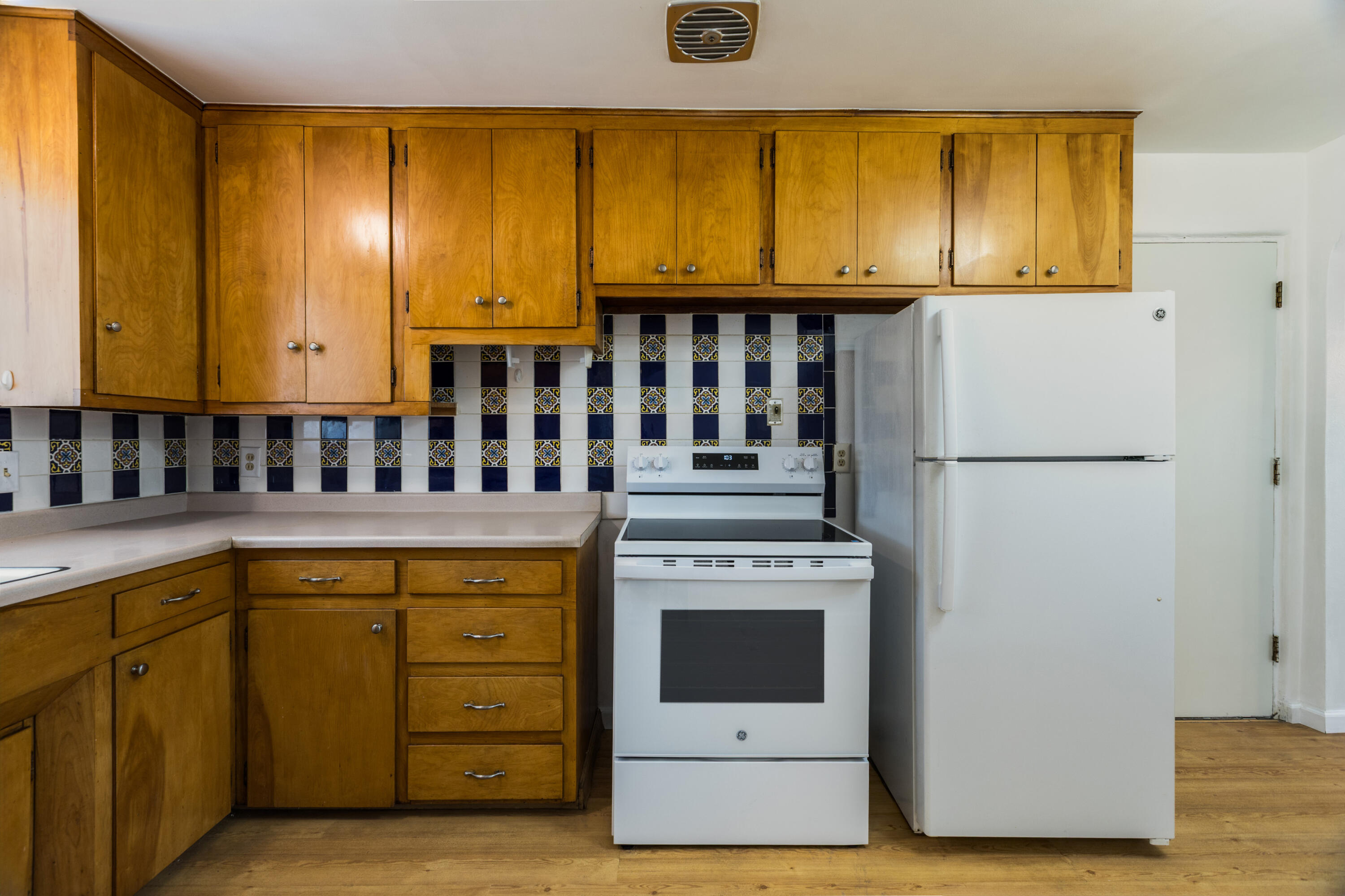 Photo 13 — 445 Graceland Drive SE