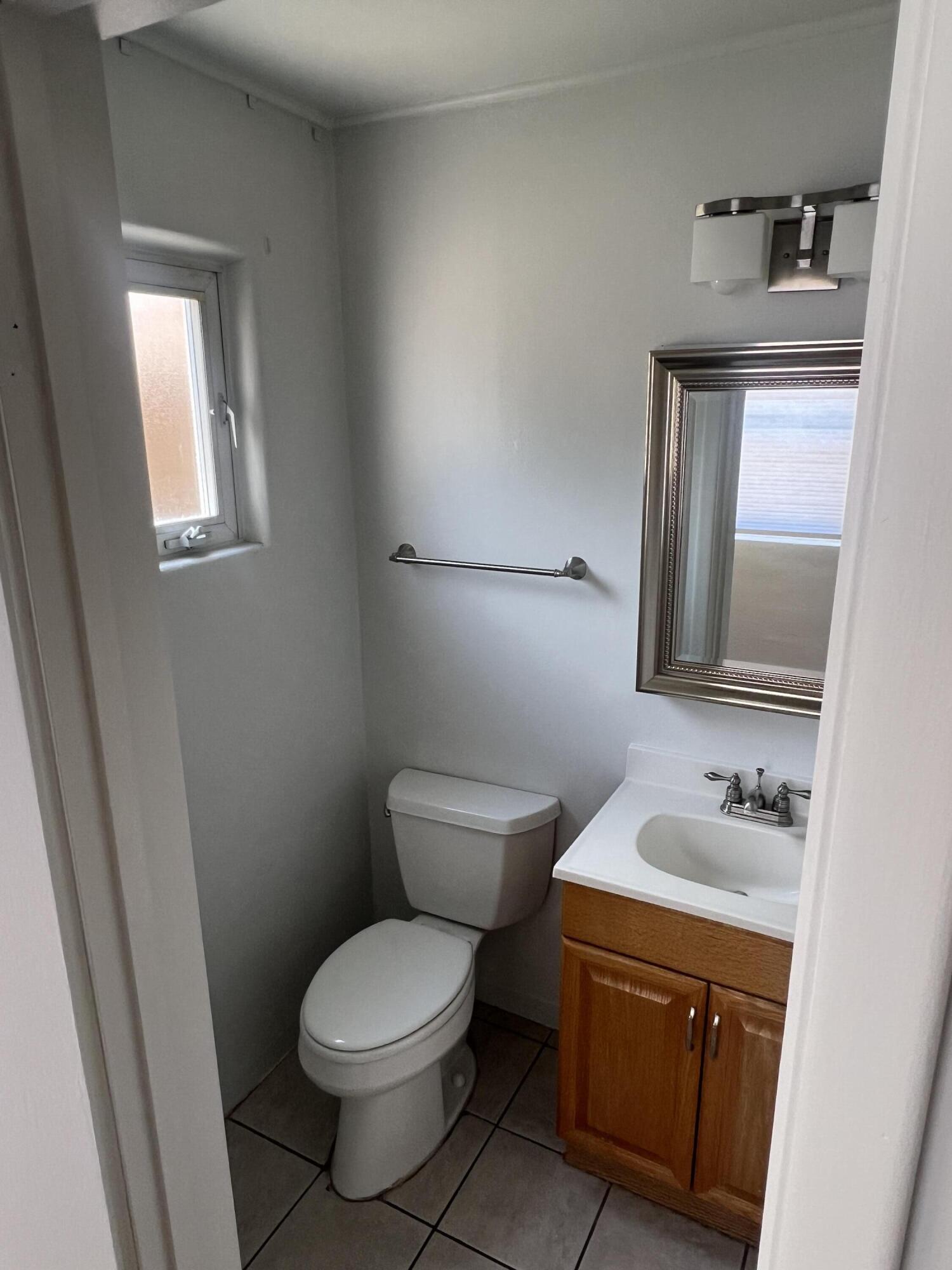 Photo 5 — 1020 Quincy Street SE