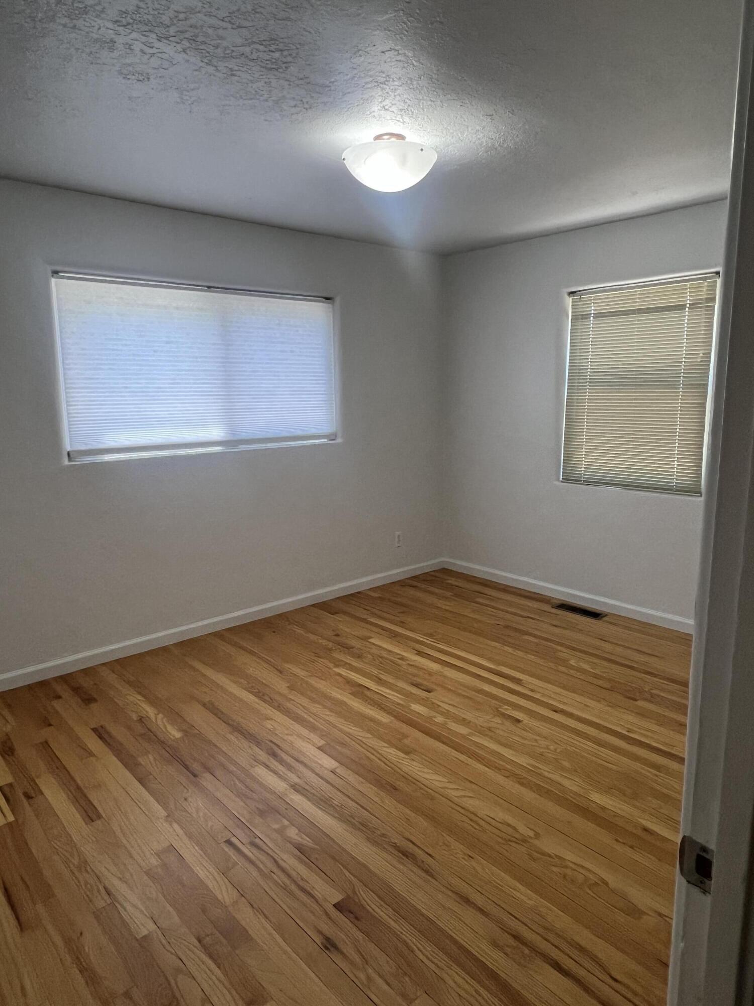 Photo 12 — 1020 Quincy Street SE