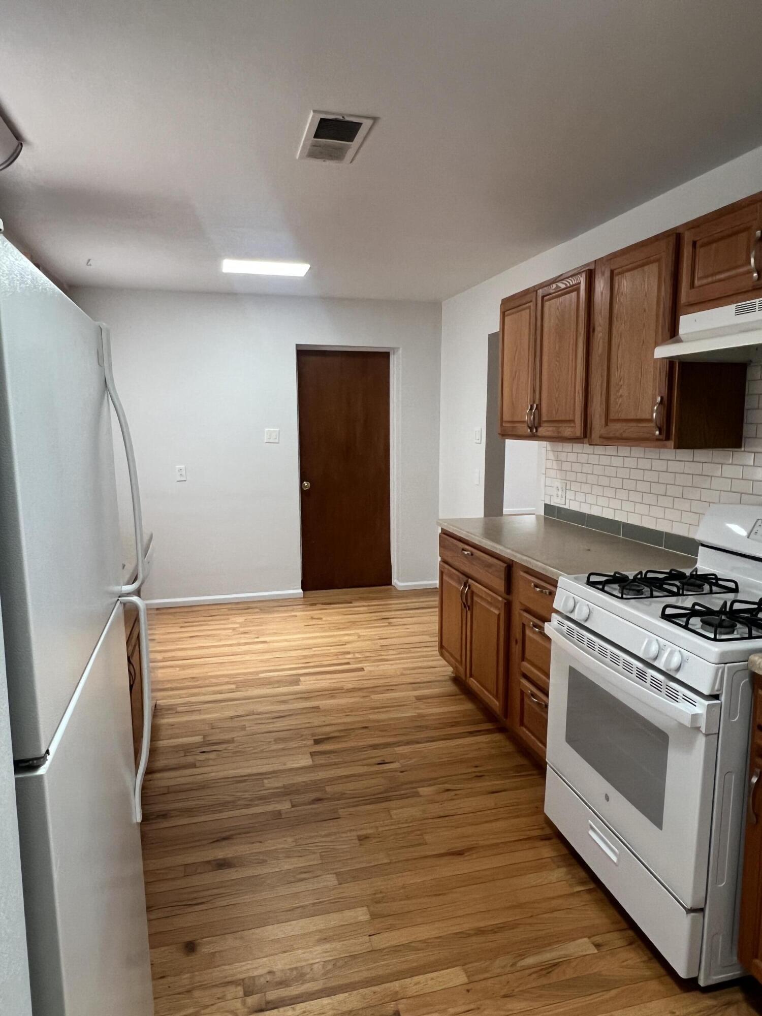 Photo 9 — 1020 Quincy Street SE