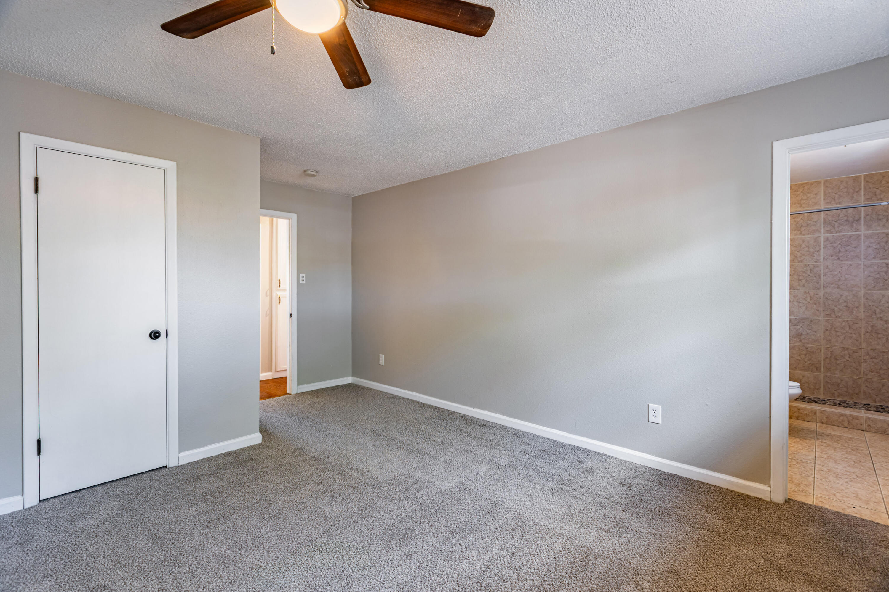 Photo 13 — 917 8th Street SW