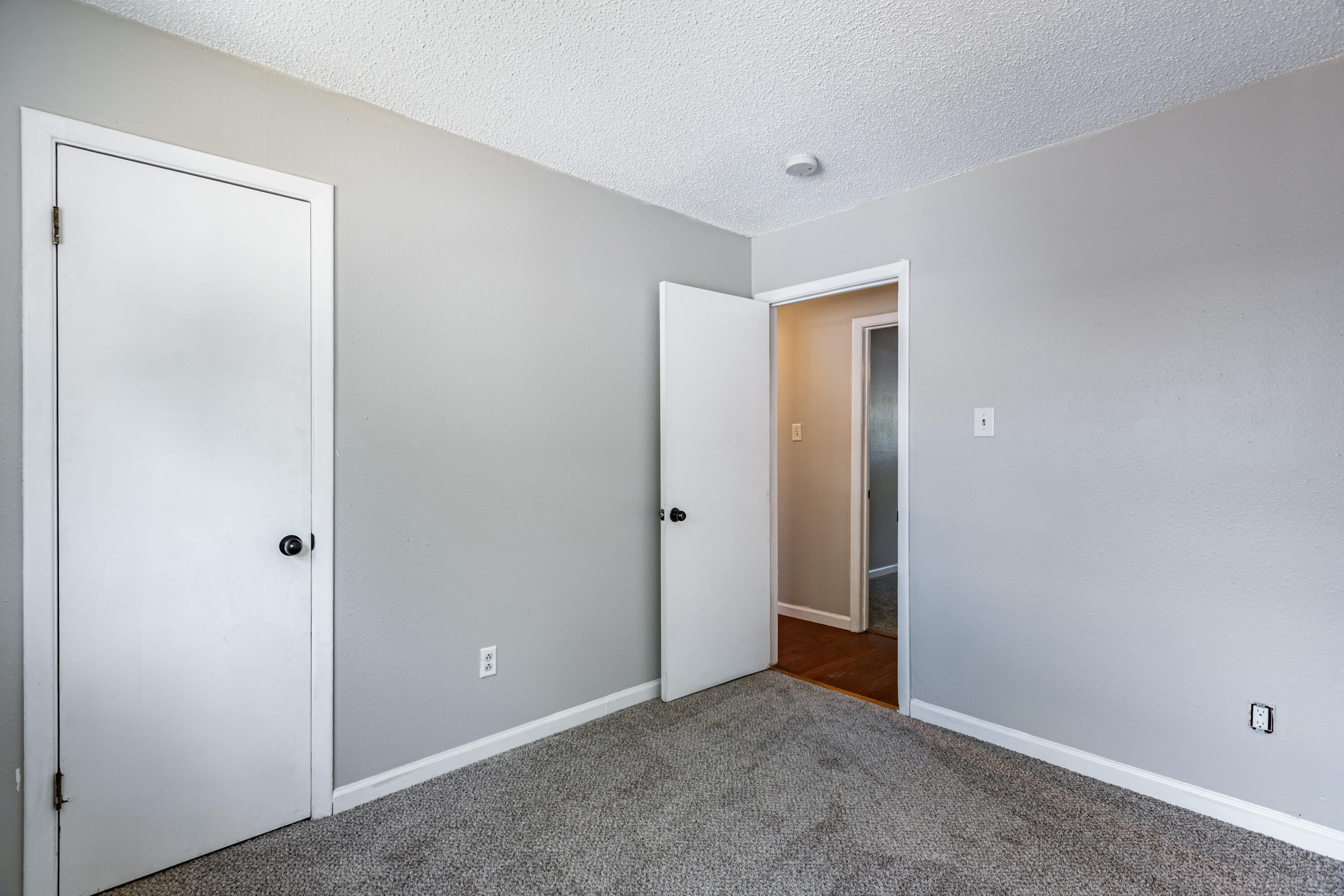 Photo 10 — 917 8th Street SW