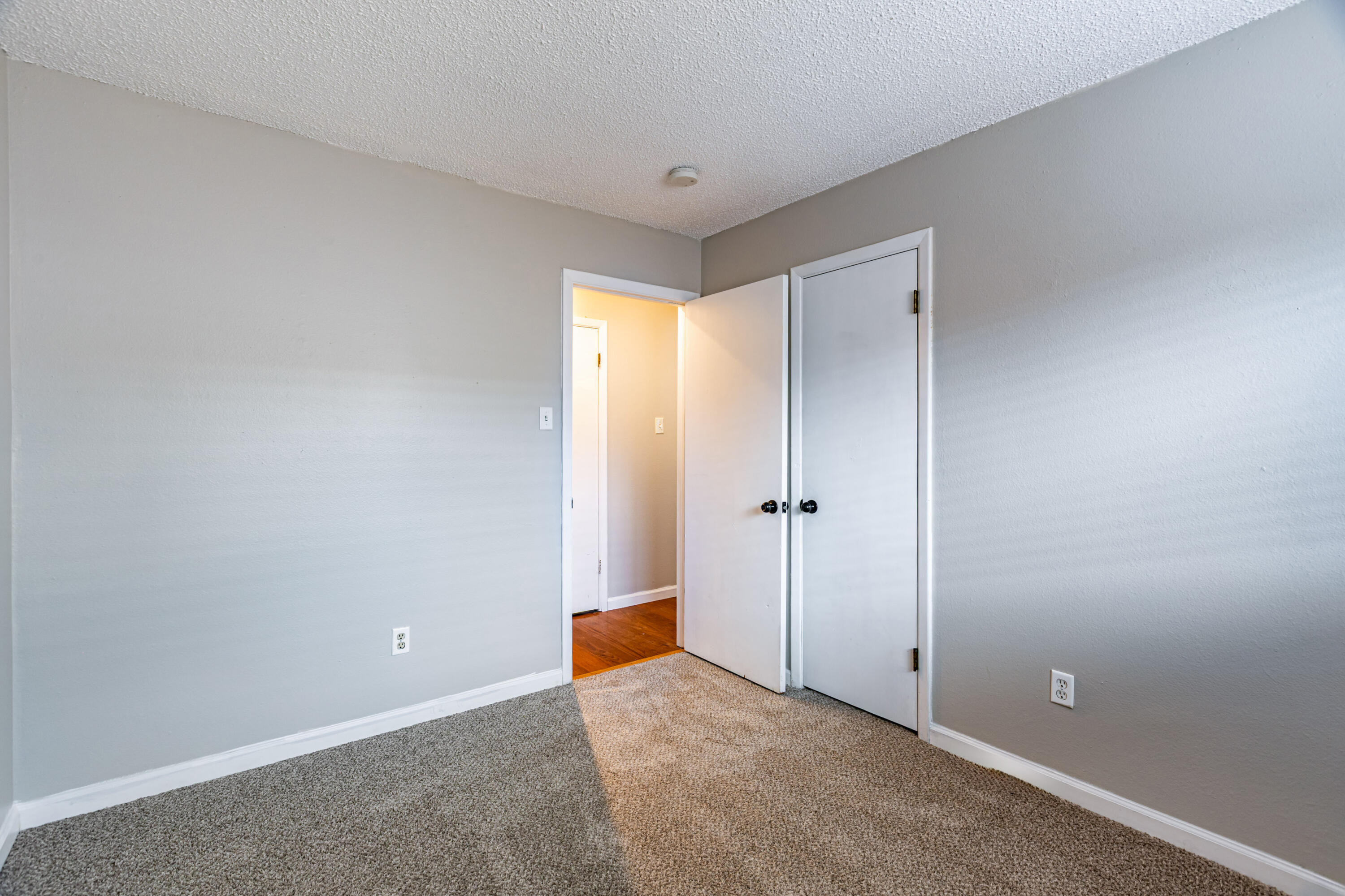Photo 7 — 917 8th Street SW