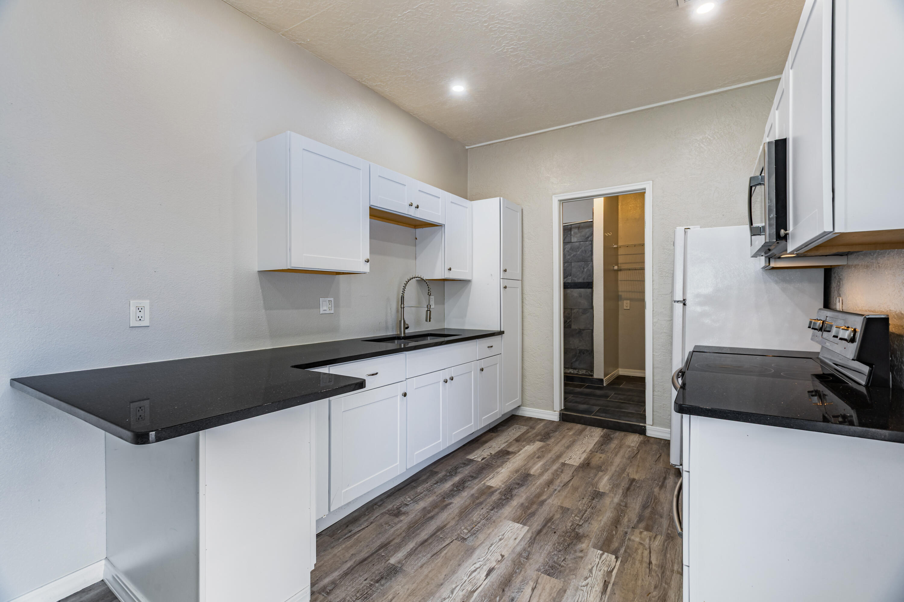 Photo 4 — 917 8th Street SW