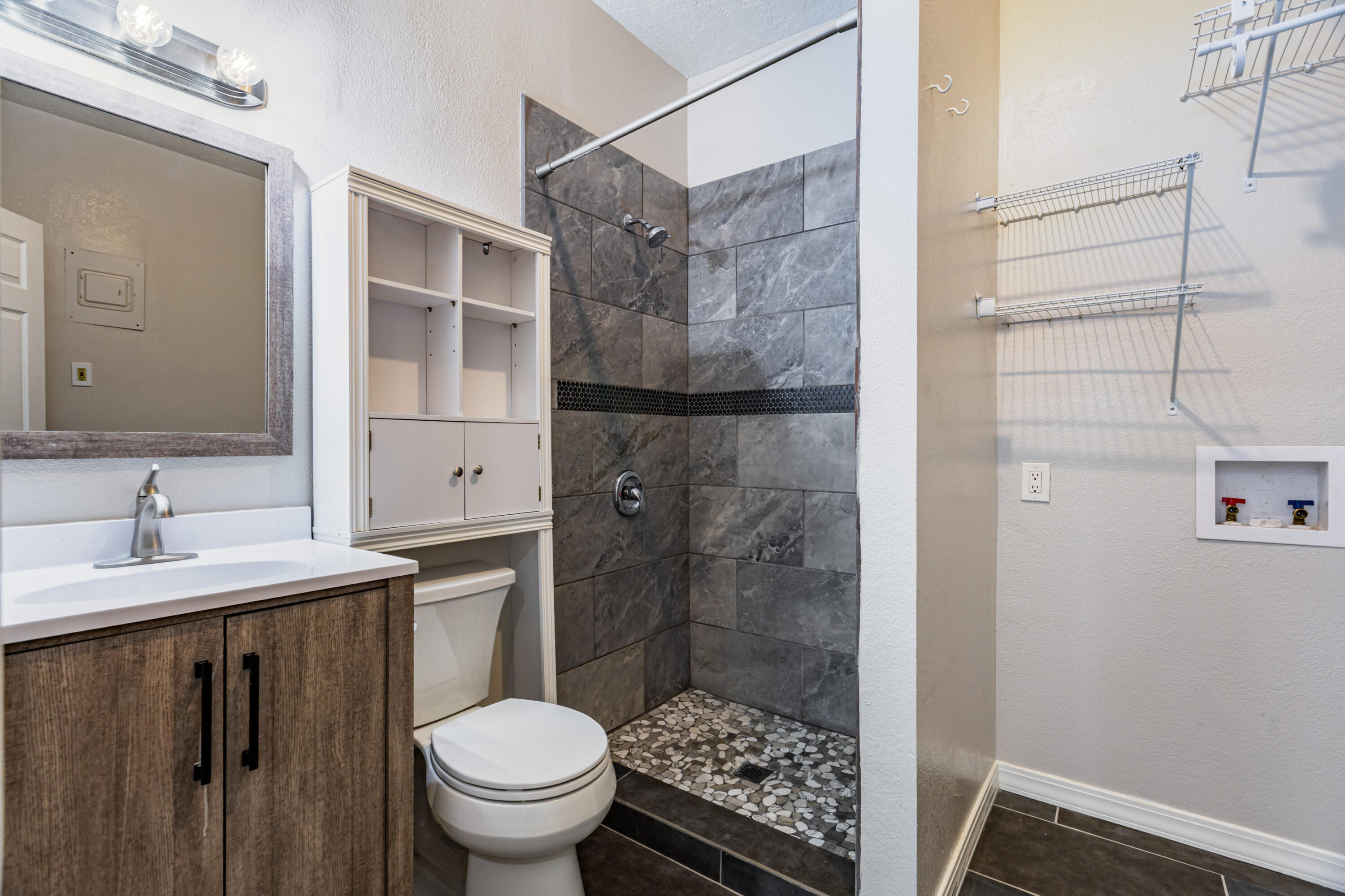 Photo 3 — 917 8th Street SW