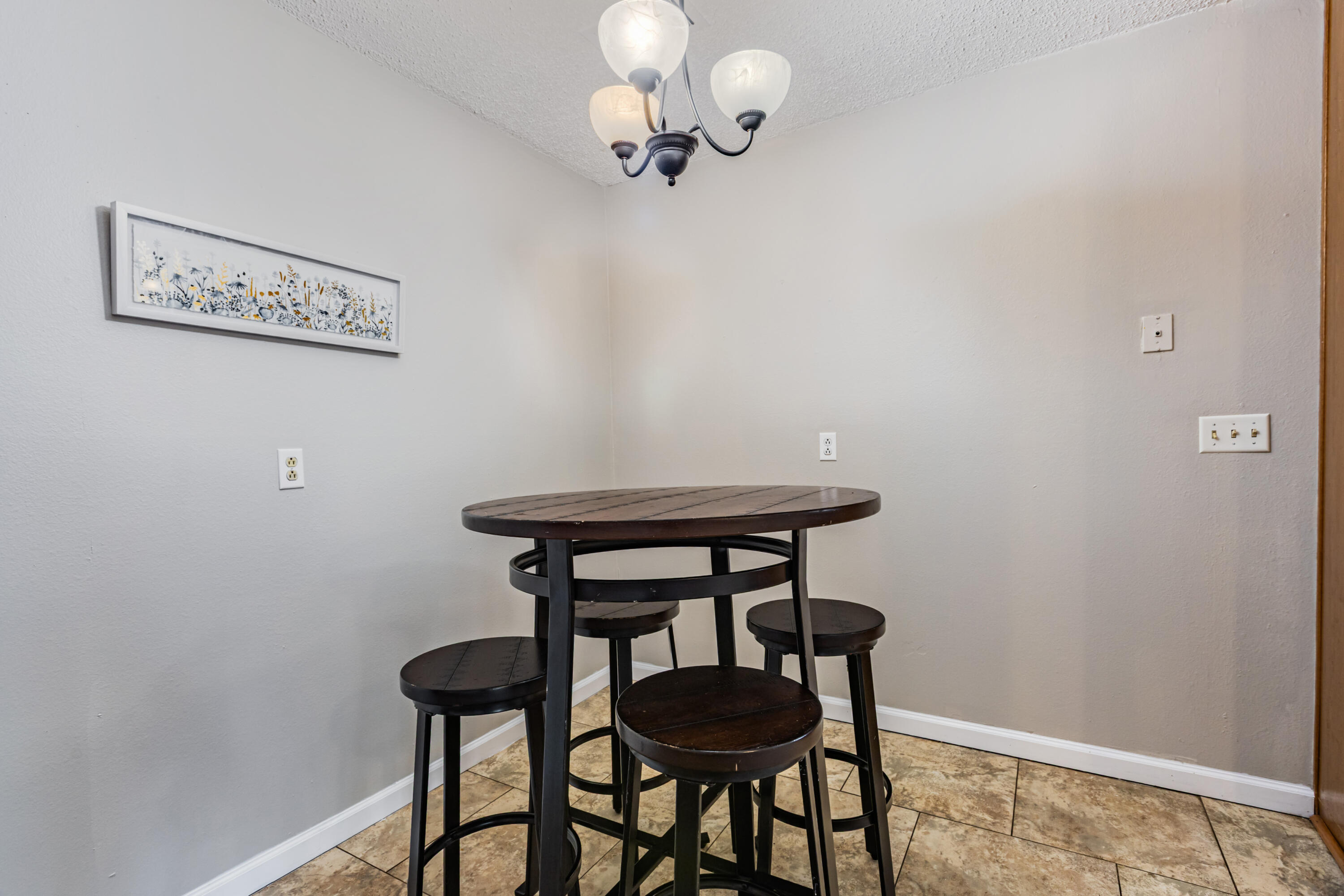Photo 17 — 917 8th Street SW