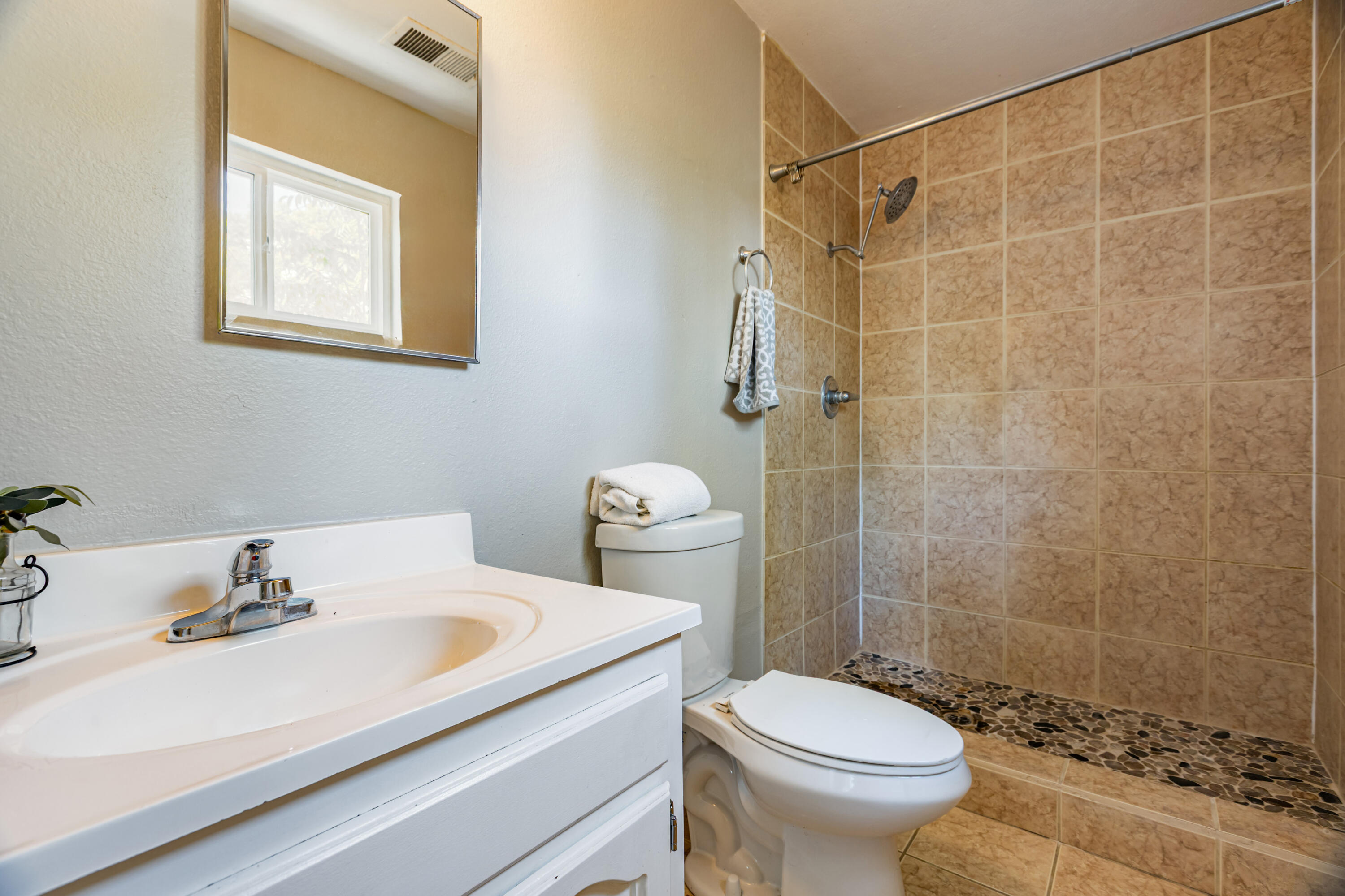 Photo 12 — 917 8th Street SW