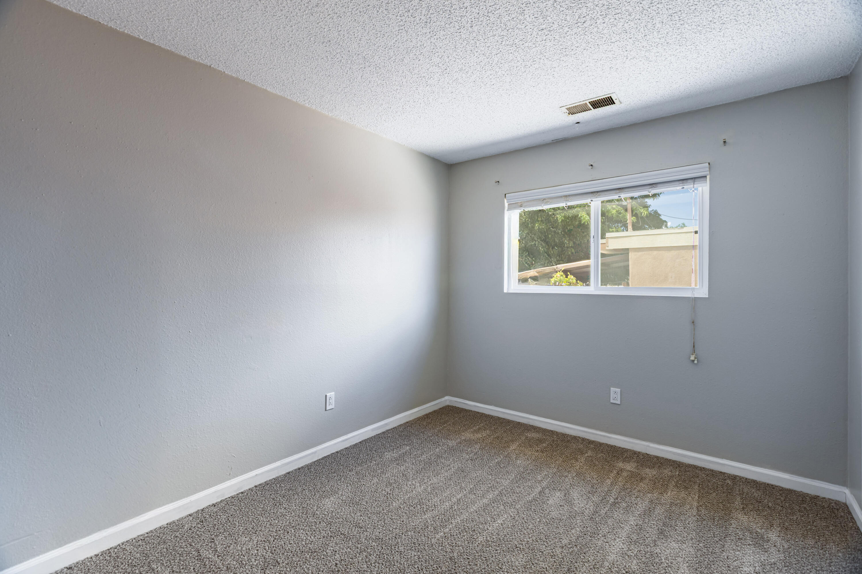 Photo 11 — 917 8th Street SW