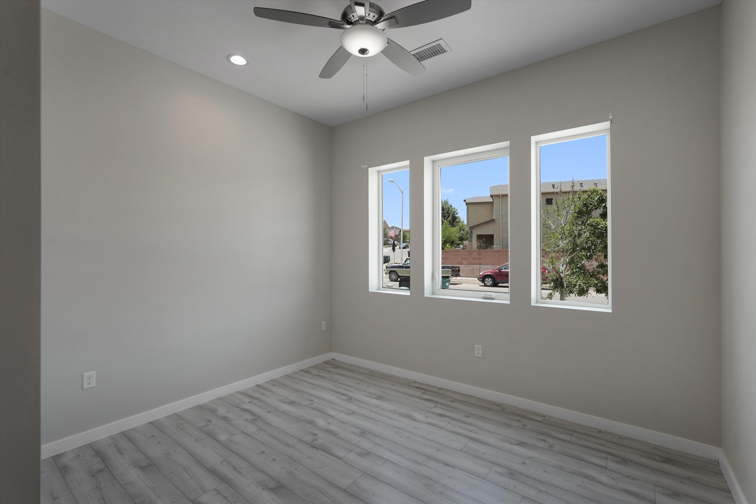 Photo 10 — 1702 Lark Drive NE