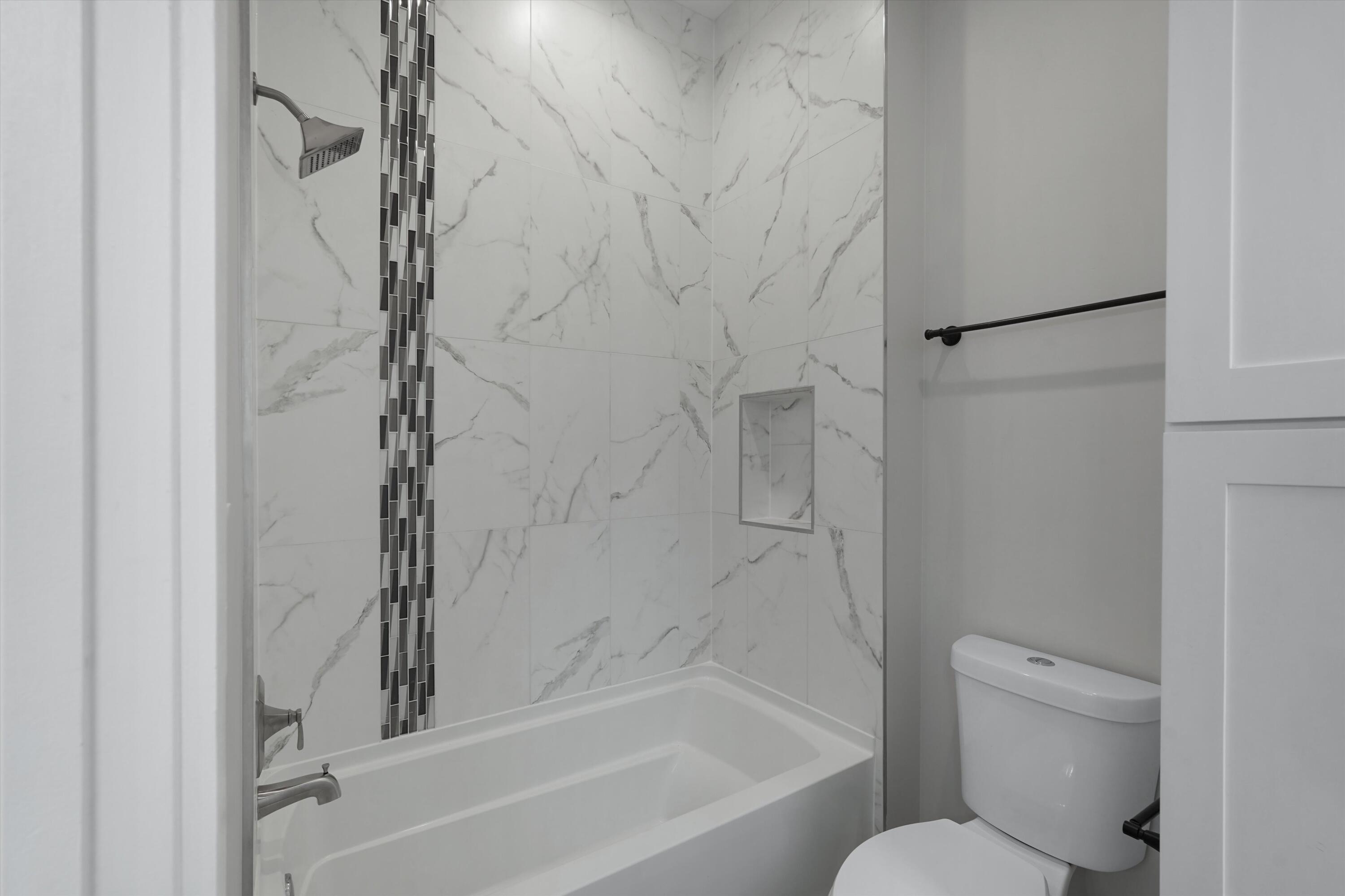 Photo 13 — 1702 Lark Drive NE