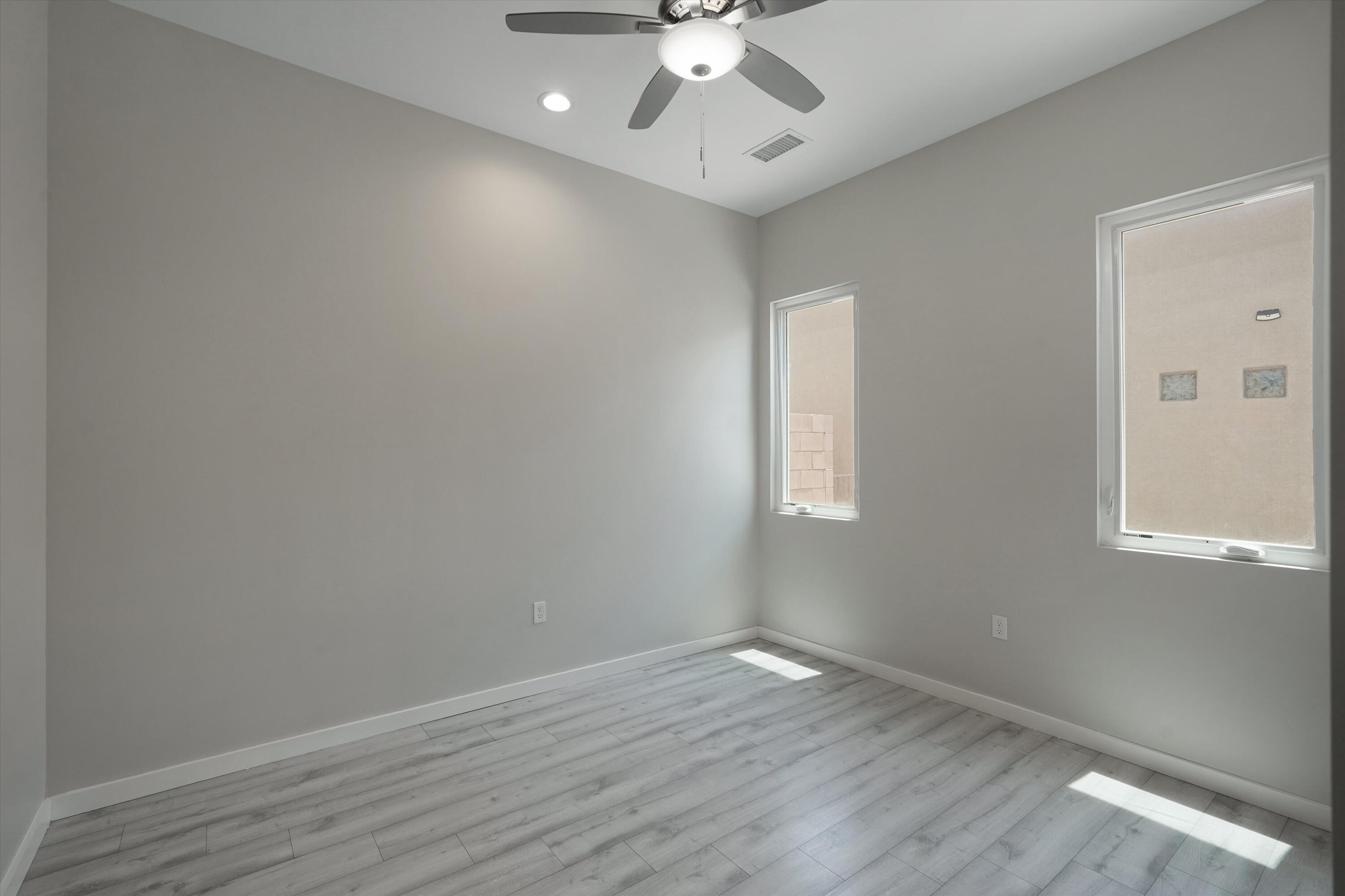 Photo 14 — 1702 Lark Drive NE