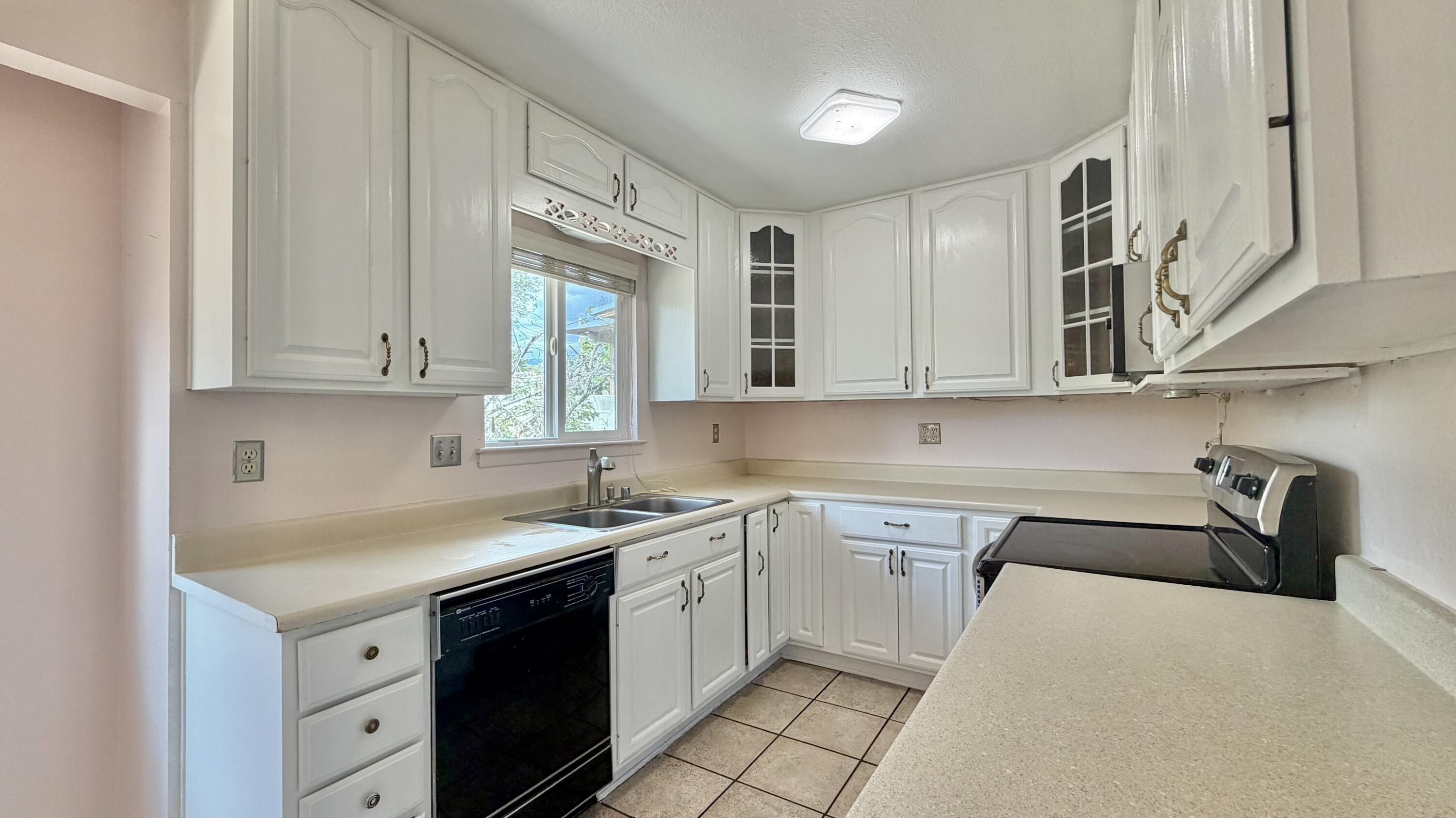 Photo 18 — 12205 Brentwood Hills Boulevard NE