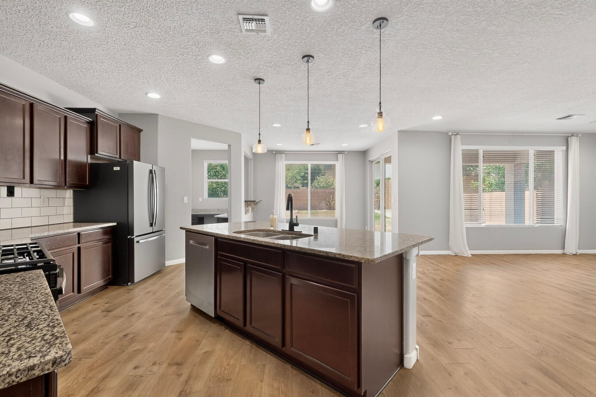 Photo 13 — 3525 Llano Vista Loop NE