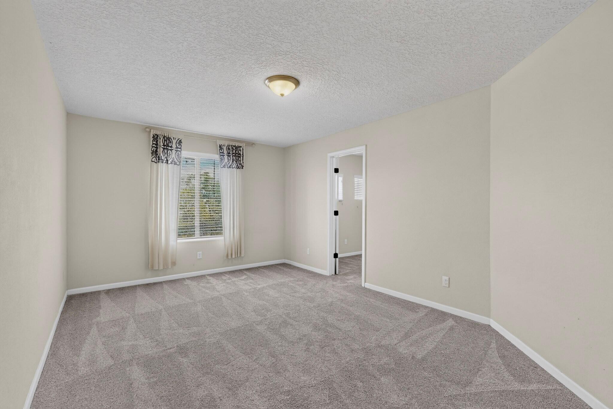 Photo 6 — 3525 Llano Vista Loop NE