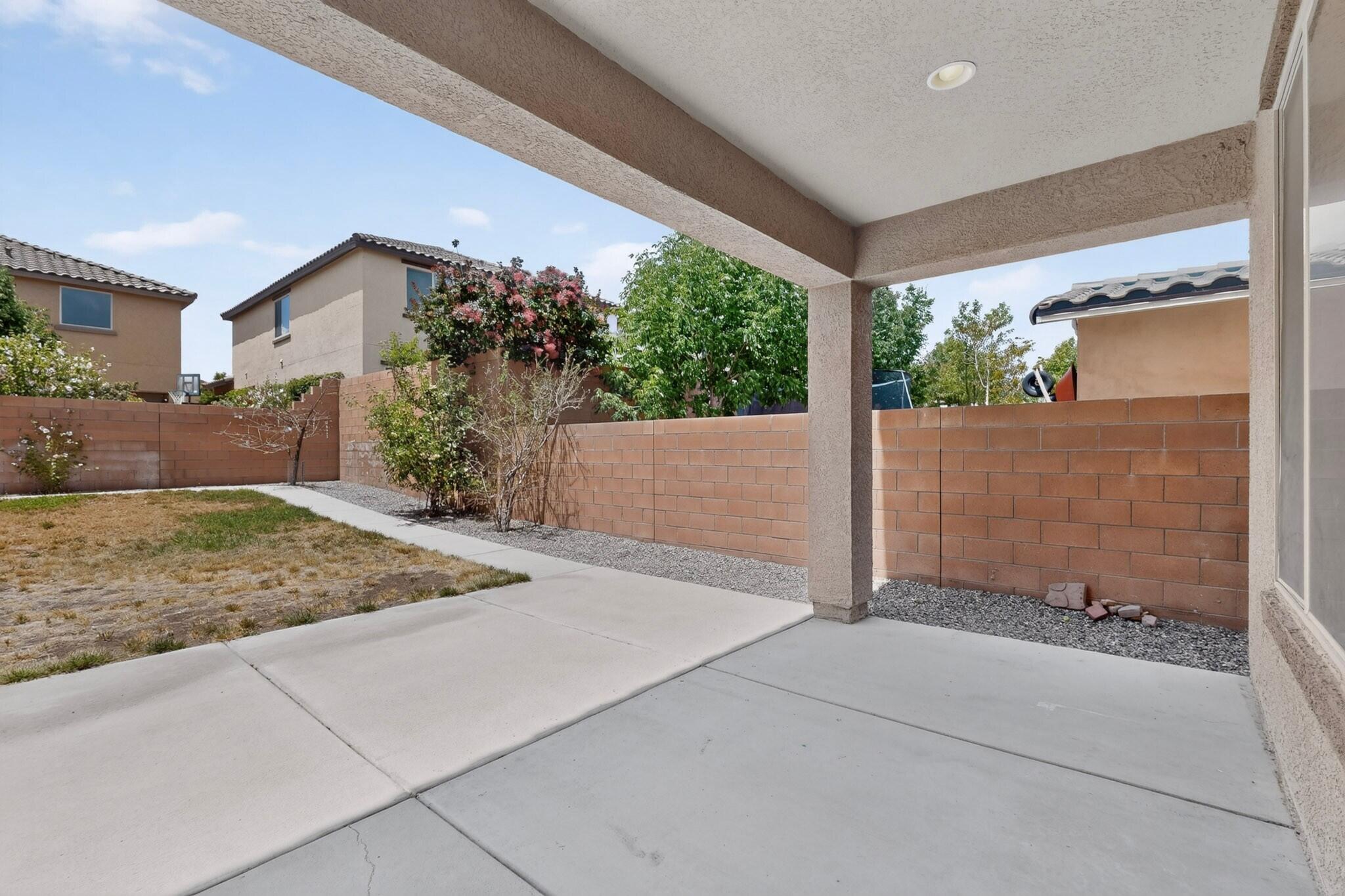 Photo 9 — 3525 Llano Vista Loop NE