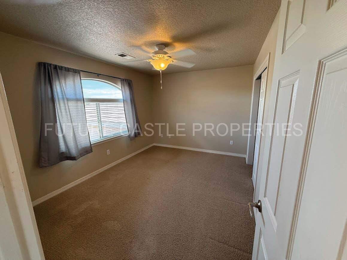 Photo 4 — 1114 Blue Sage Road NE