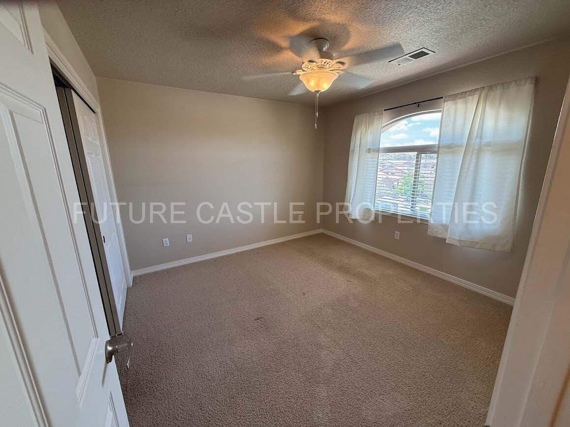 Photo 5 — 1114 Blue Sage Road NE