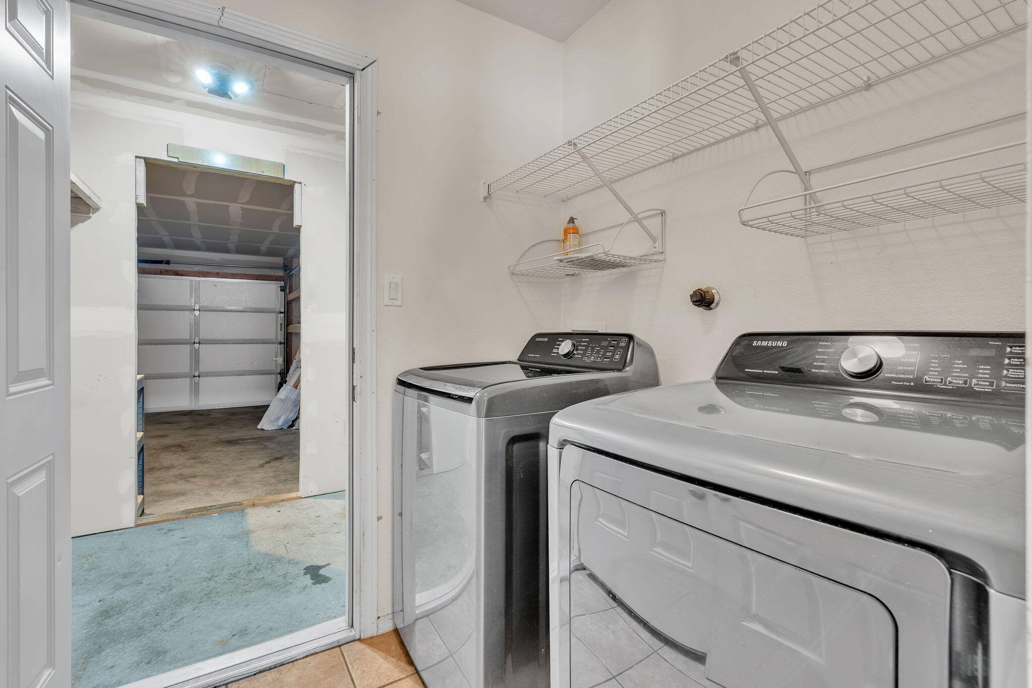 Photo 10 — 1852 Gallinas Road NE