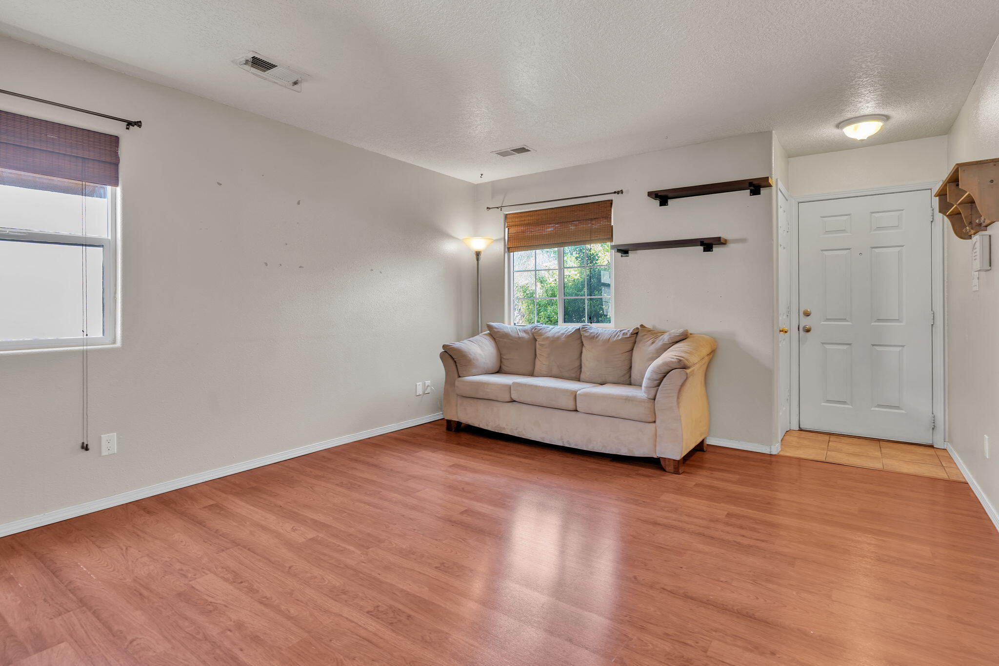 Photo 15 — 1852 Gallinas Road NE