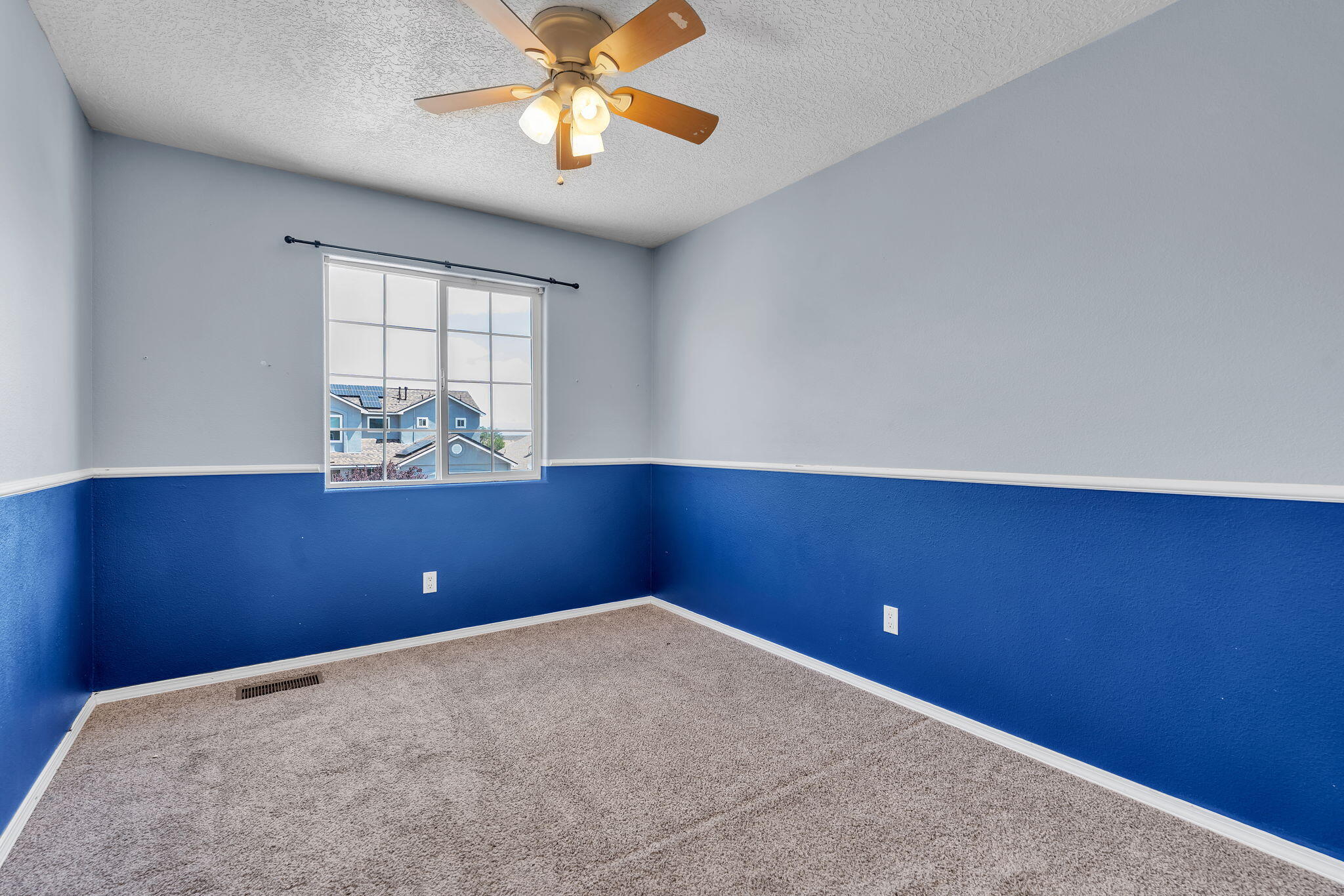 Photo 8 — 1852 Gallinas Road NE