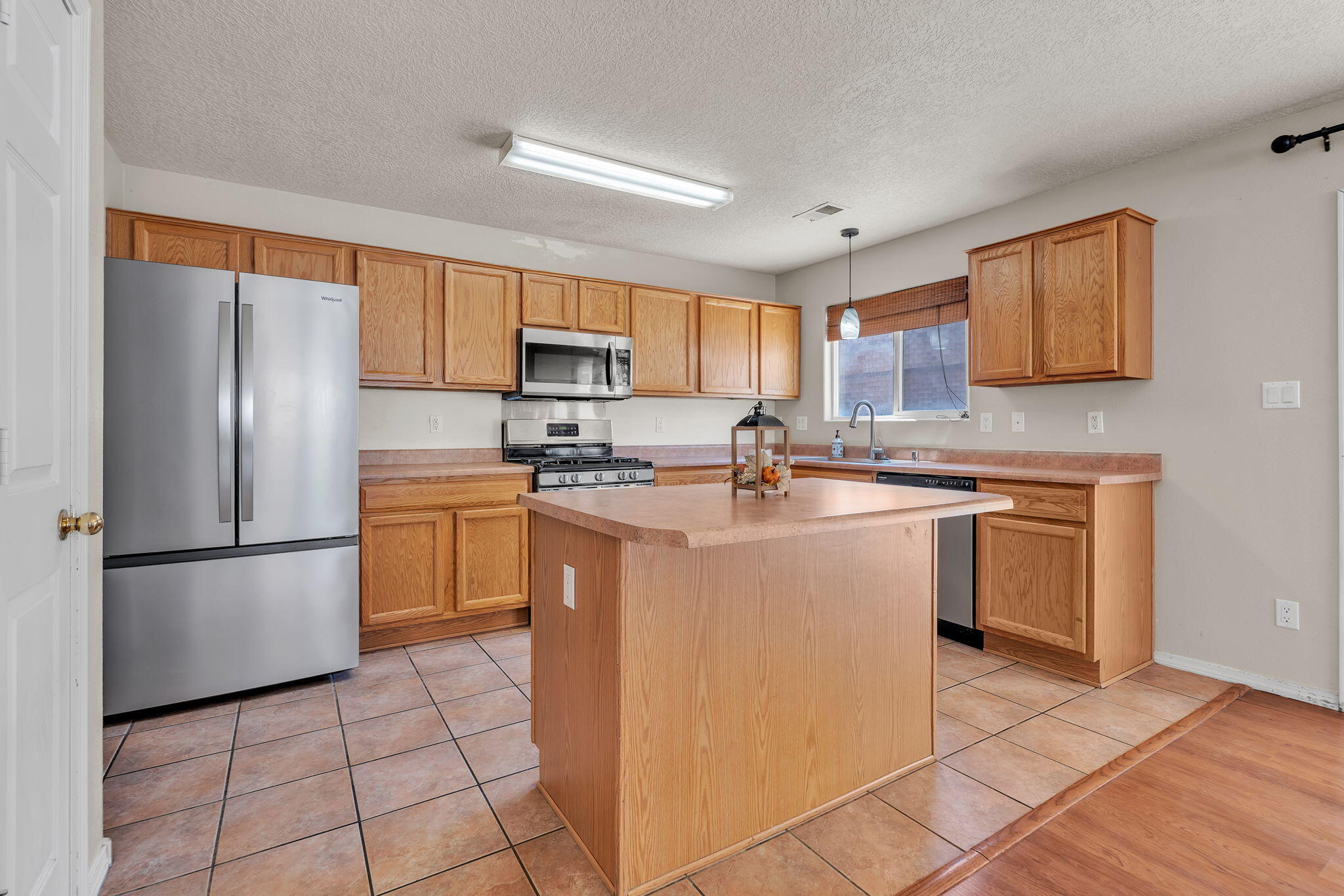 Photo 9 — 1852 Gallinas Road NE