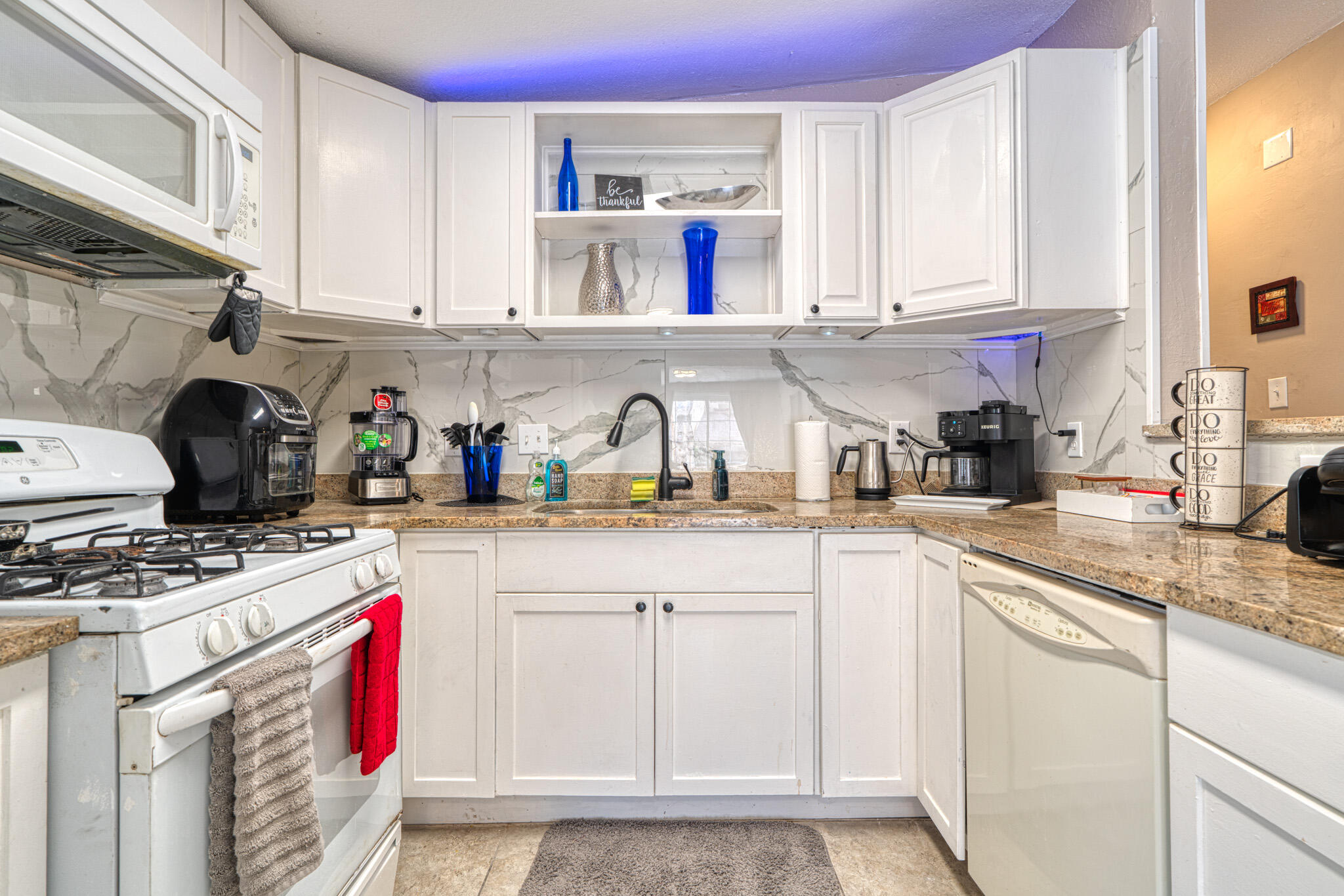 Photo 8 — 1844 Elizabeth Street NE