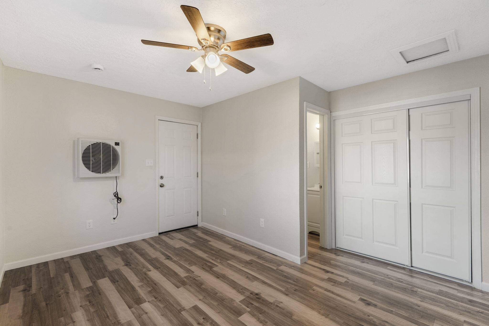 Photo 19 — 425 Fitzgerald Road NW