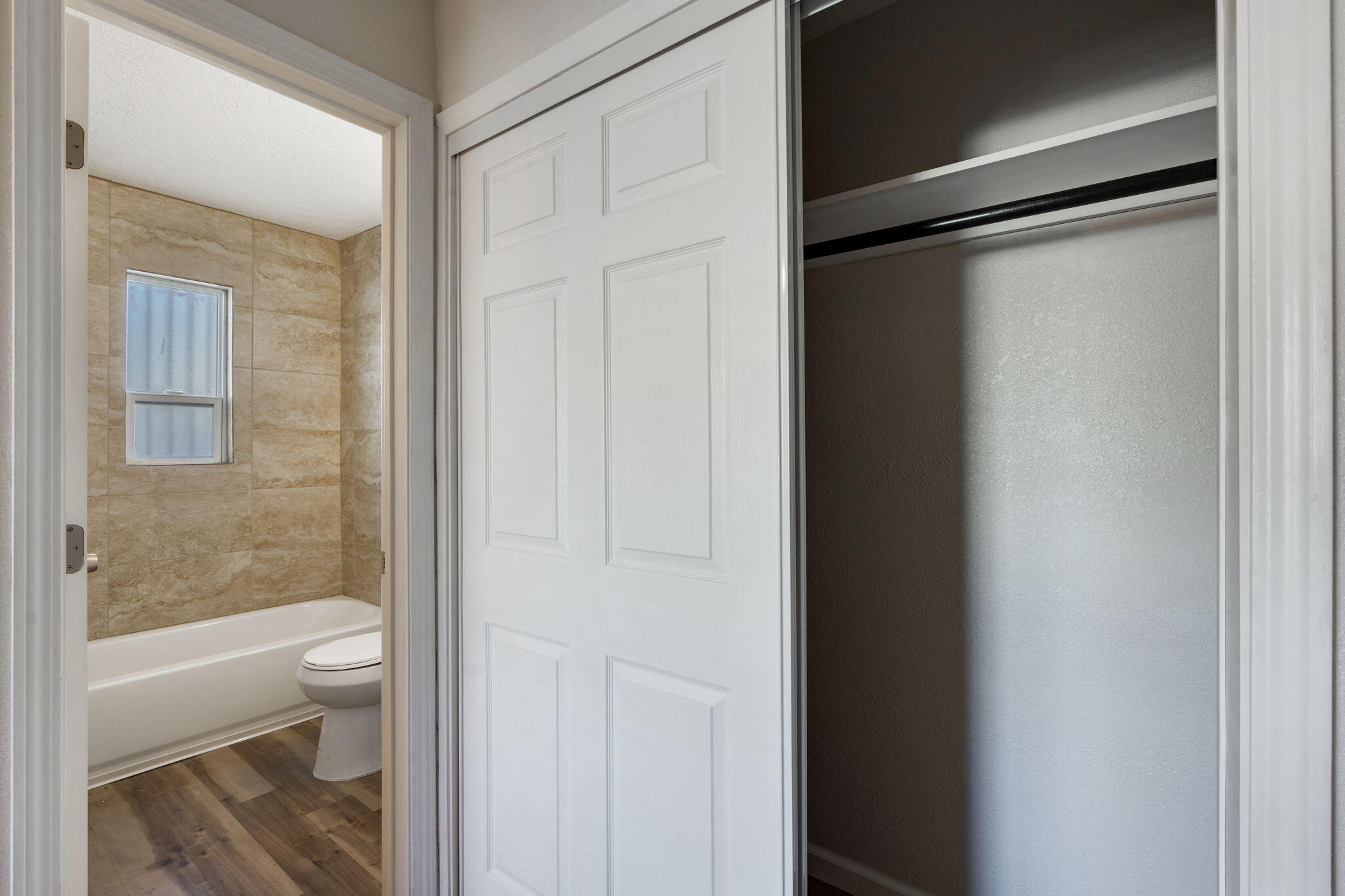 Photo 3 — 425 Fitzgerald Road NW