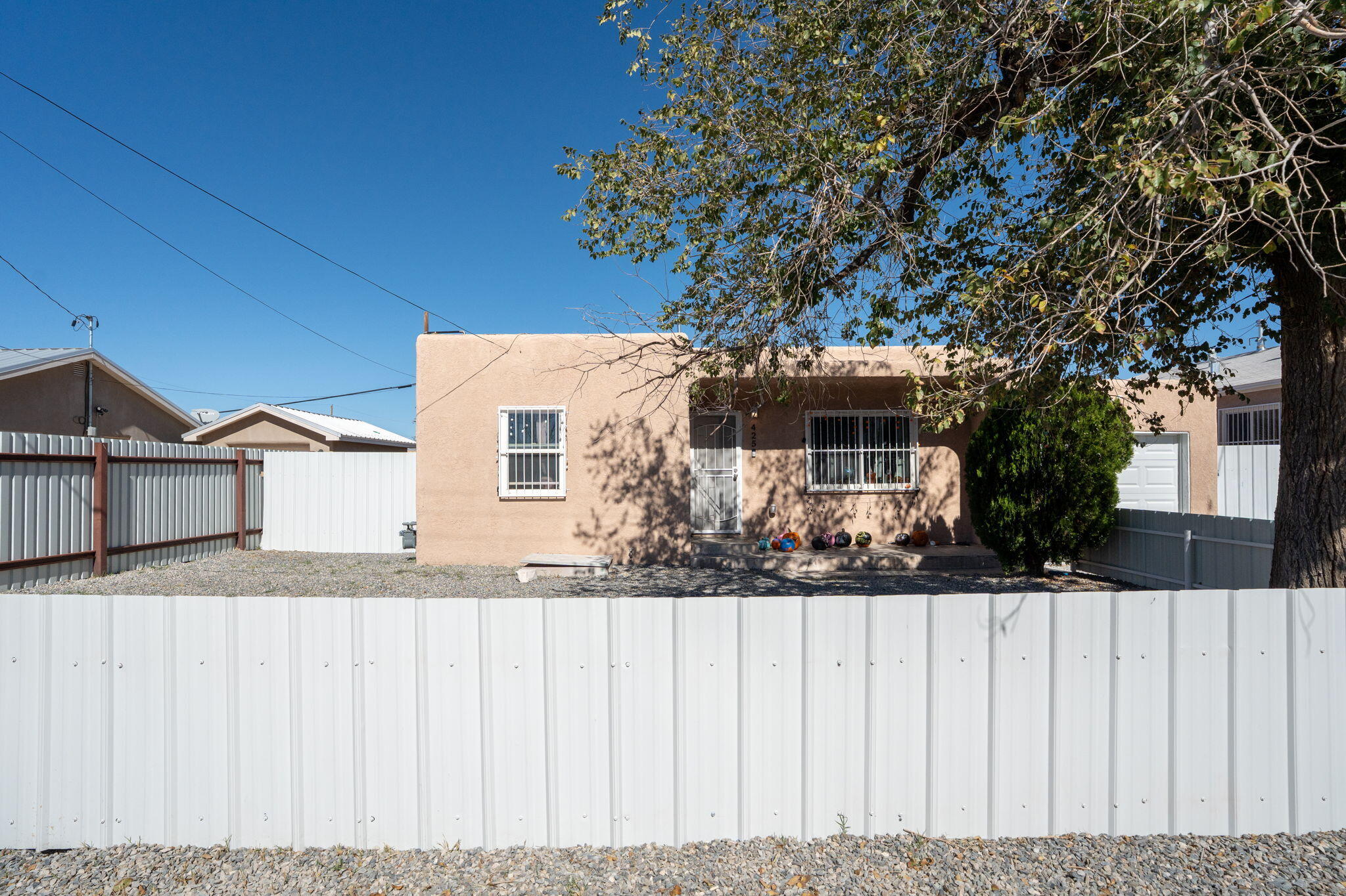 Photo 10 — 425 Fitzgerald Road NW