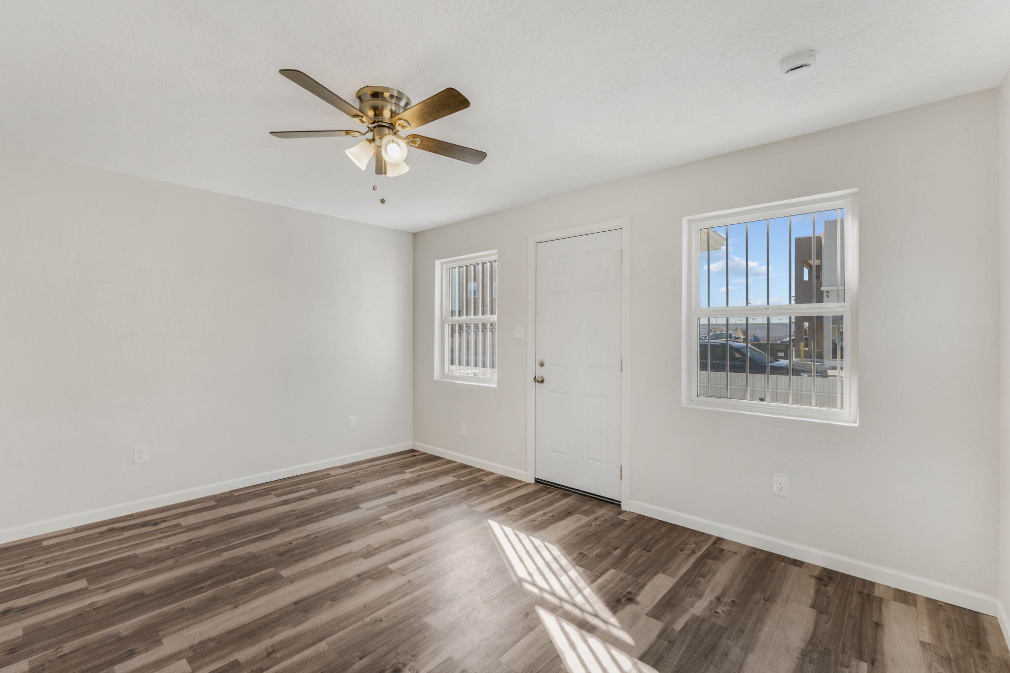 Photo 15 — 425 Fitzgerald Road NW