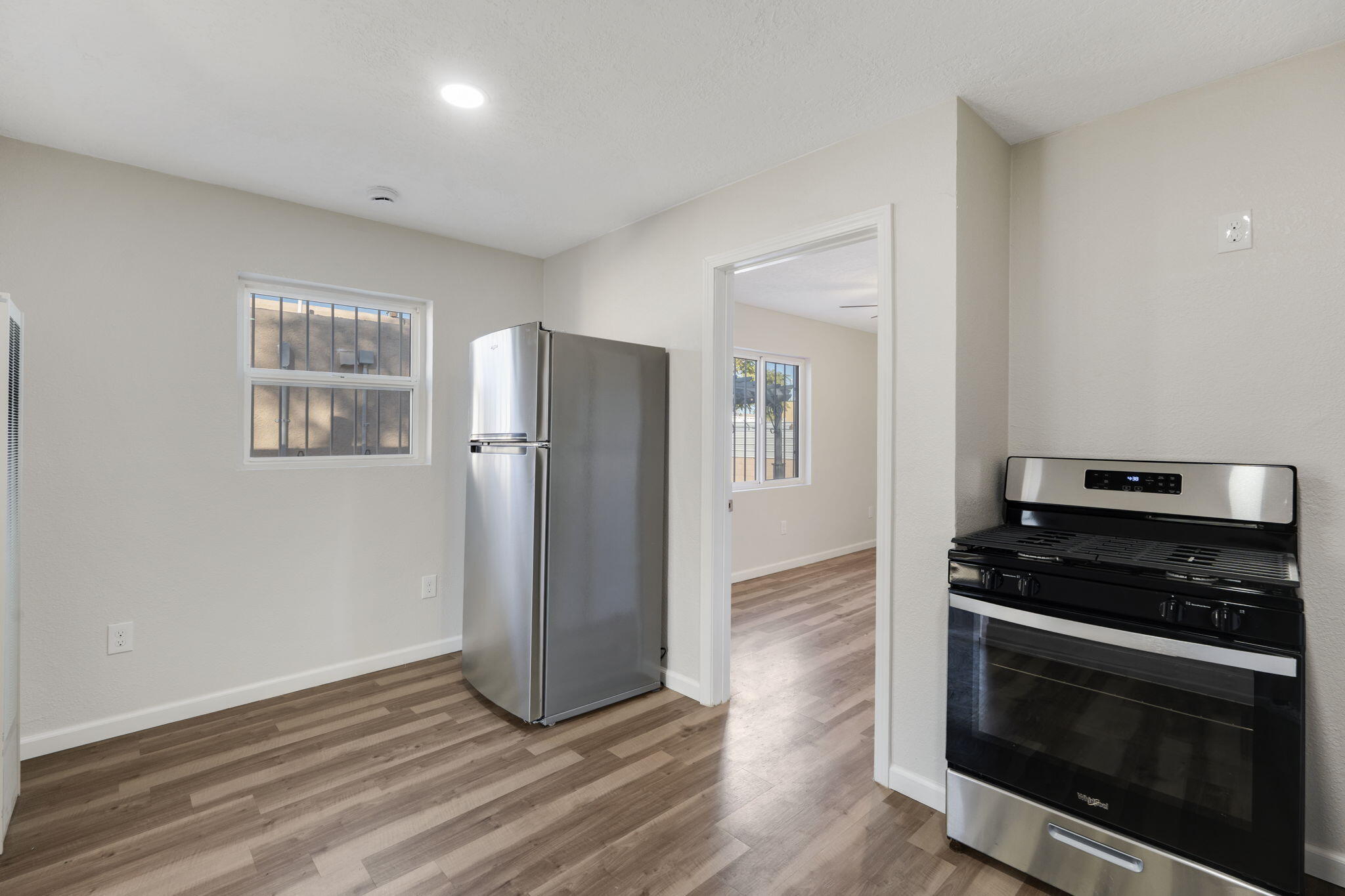 Photo 17 — 425 Fitzgerald Road NW